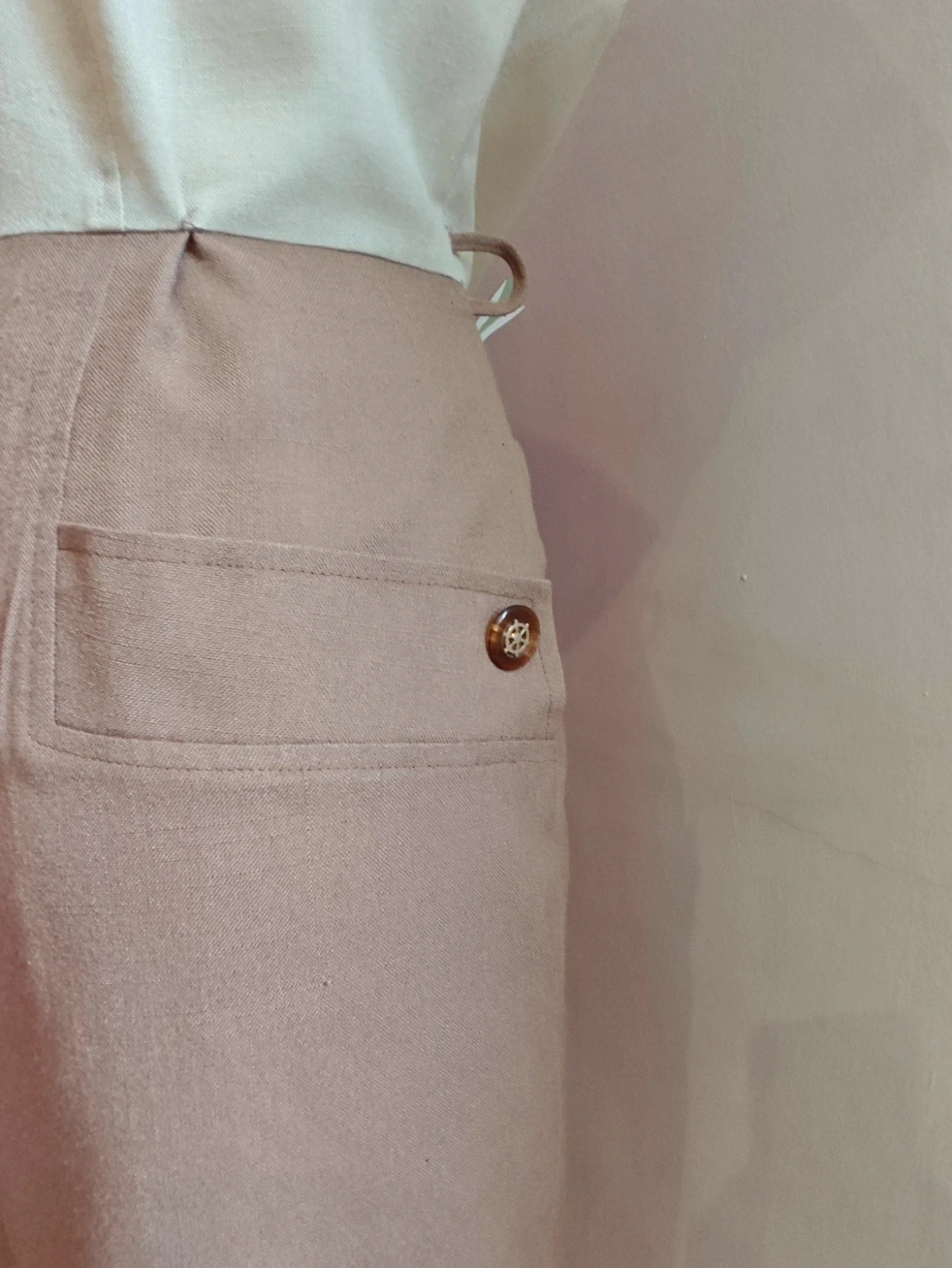 🌺Vestido bicolor en tonos beige y marrón – Buttons – taille 4XL / 48 / 20 5