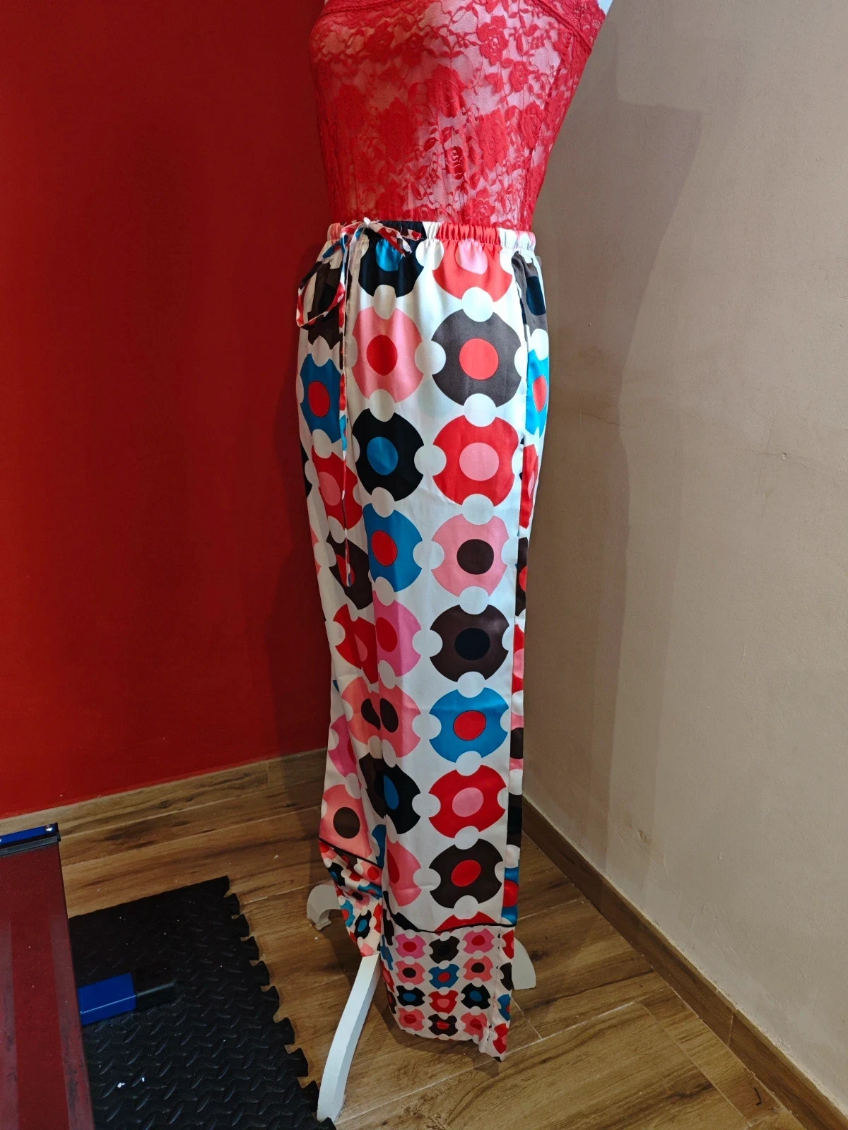 🌺Pantalón ancho de raso estampado con flores multicolor, talla S – Sfera Collection – taille L / 40 / 12 4