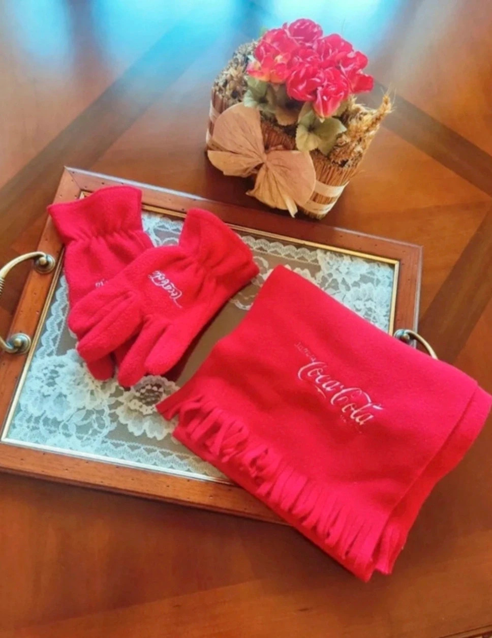 🌺 Bonito conjunto de bufanda y guantes tejido polar rojo con letras marca bordada