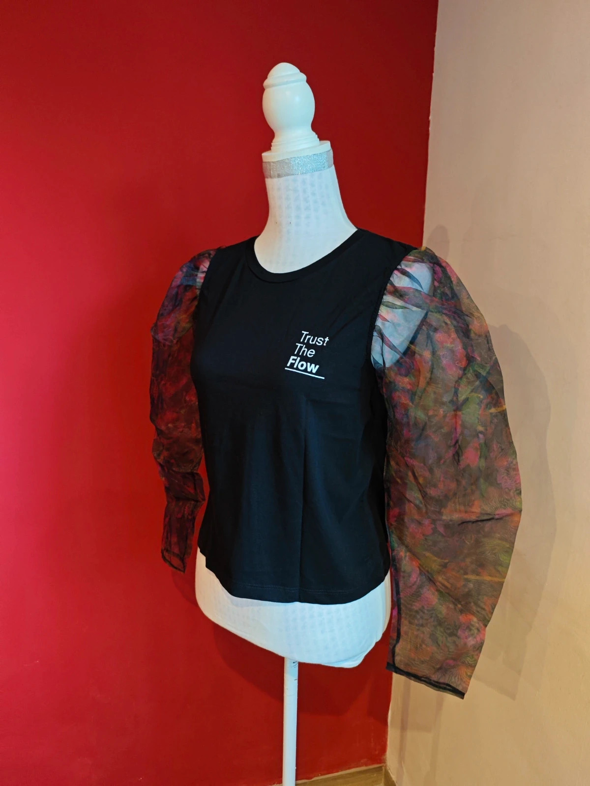🌺 Original camiseta de algodón negro con mangas de tul transparente floreado, de Zara, talla M – Zara – taille M / 38 / 10 2