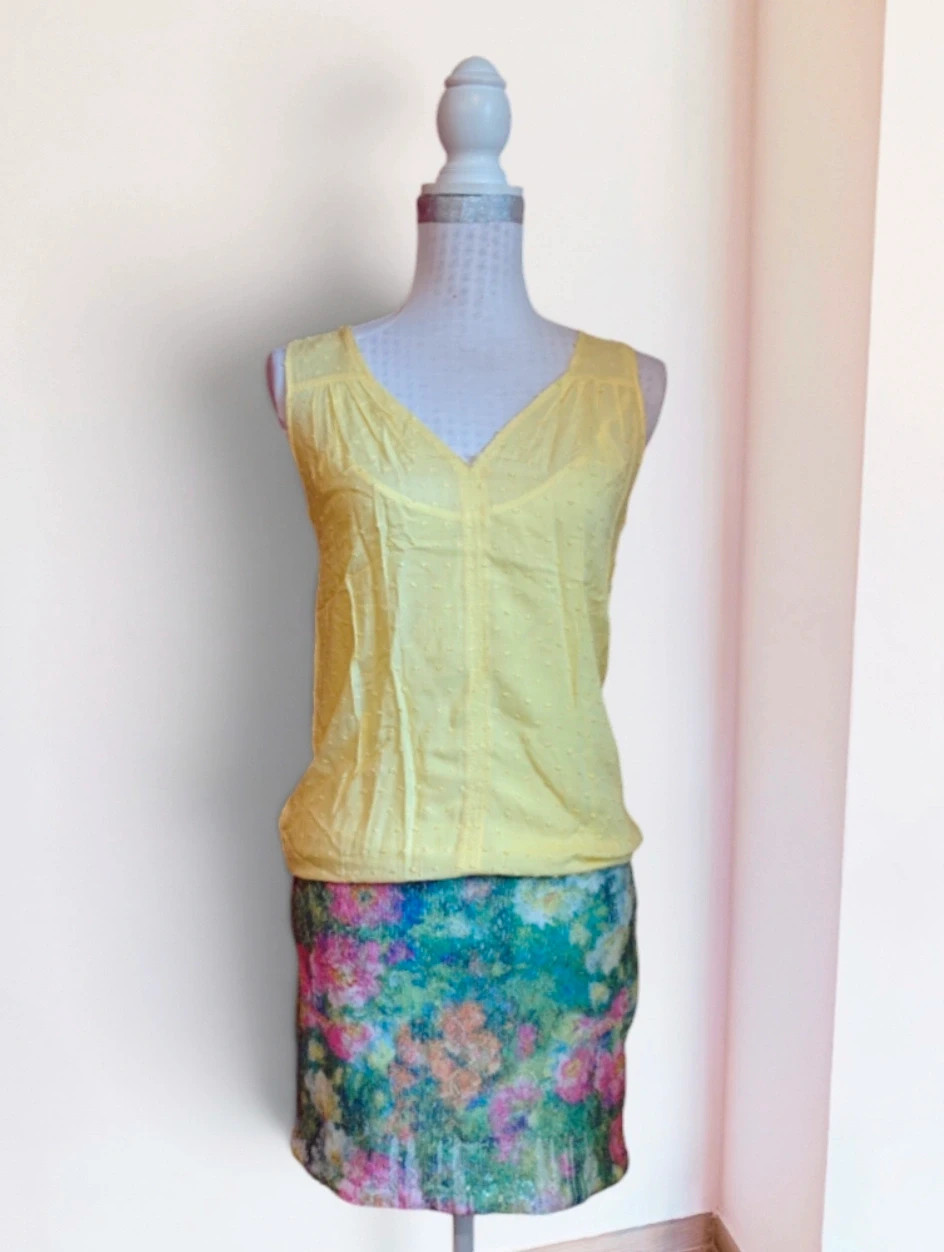 🌺Vestido de tela plumeti amarilla y falda de lentejuelas multicolor