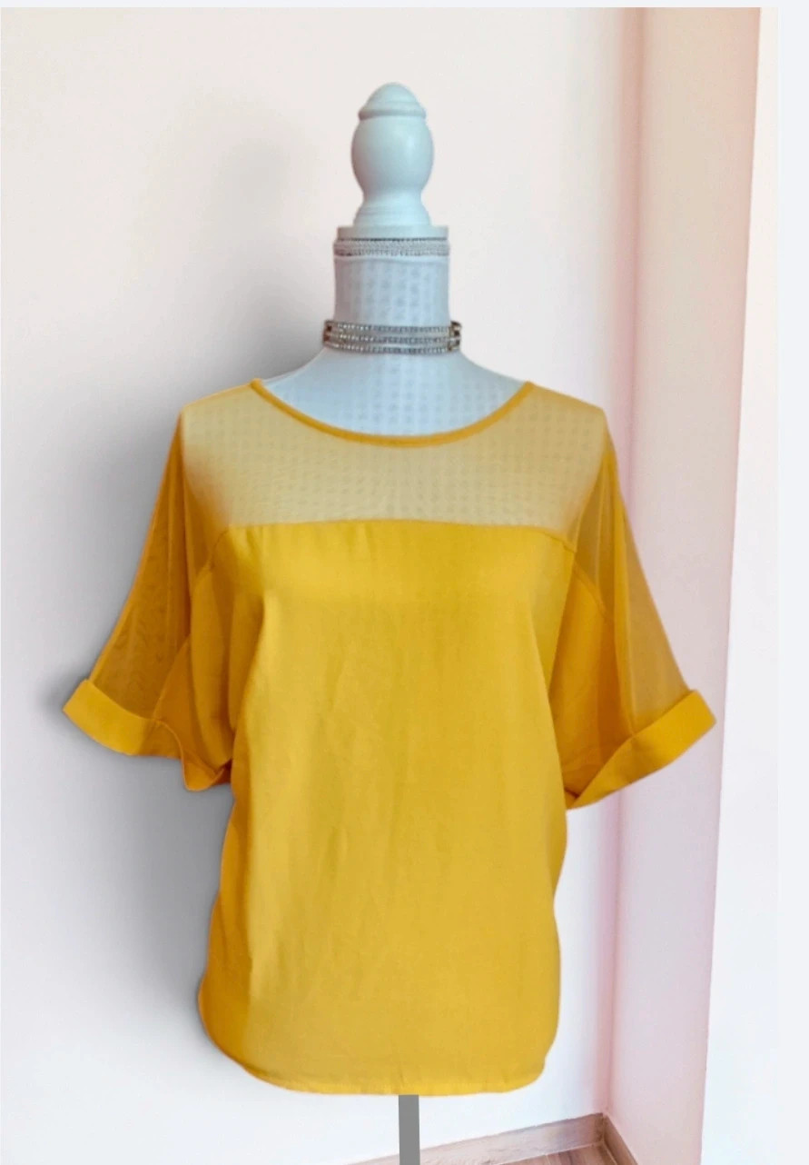 🌺Camiseta amarilla con tul arriba