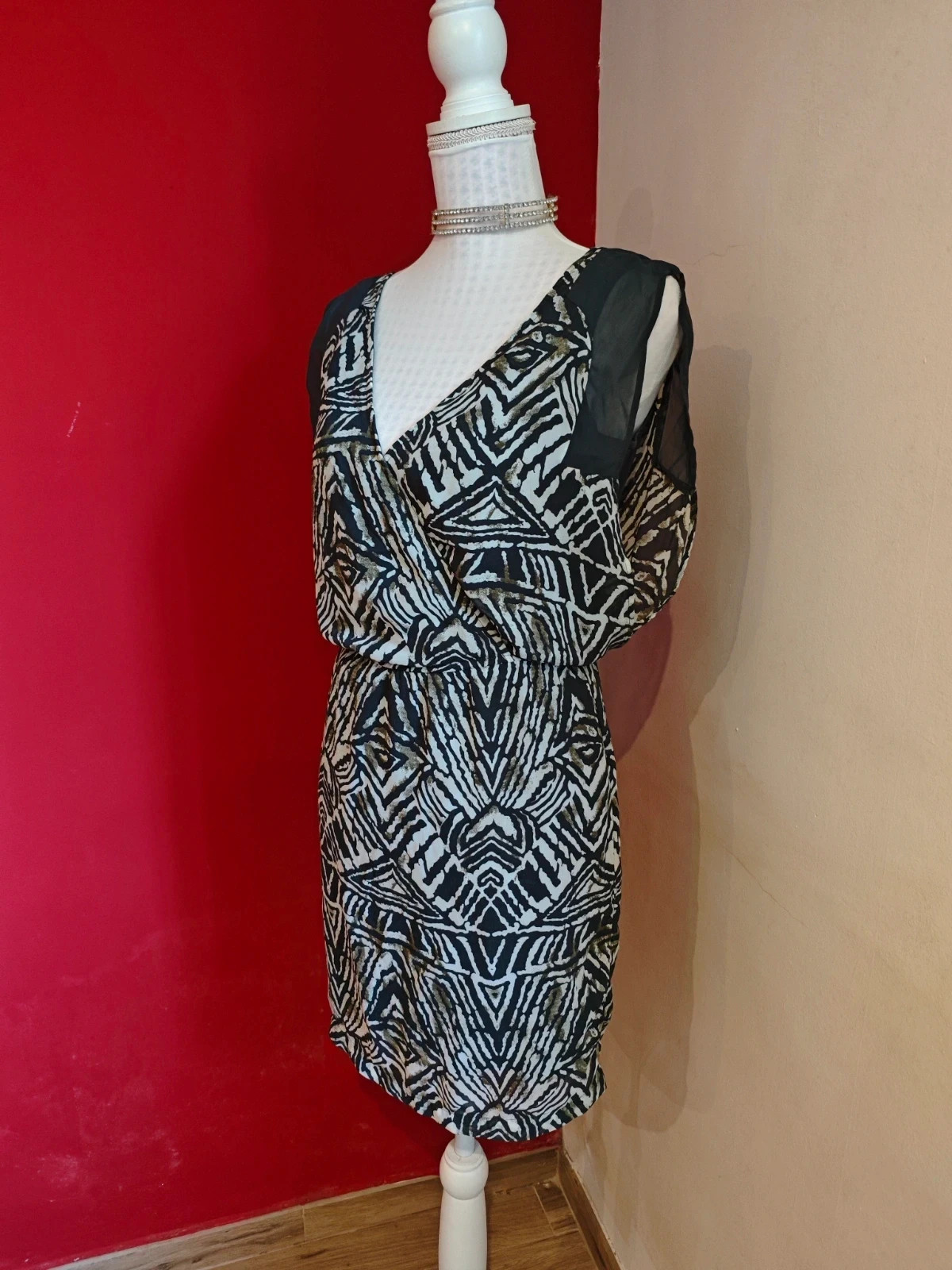 🌺 Vestido con estampado tribal tonos gris, crema y verde – Vila – taille L / 40 / 12 3