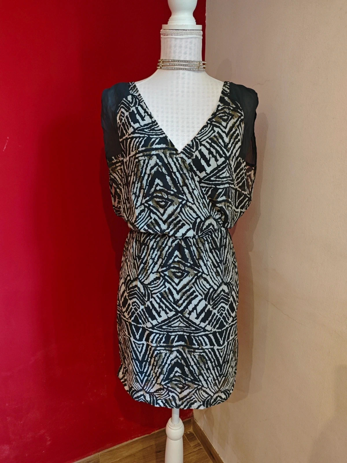 🌺 Vestido con estampado tribal tonos gris, crema y verde – Vila – taille L / 40 / 12 2