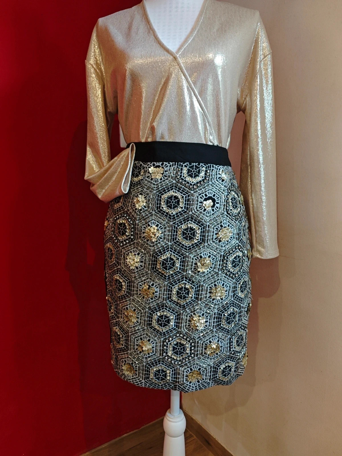🌺Minifalda con bordados en beige con lentejuelas, abalorios y brillantes – Sister Jane – taille M / 38 / 10 3