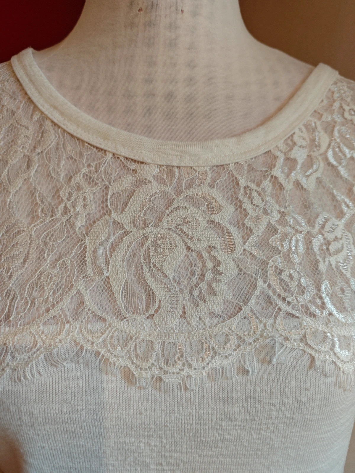 🌺Camiseta blanca con blonda en pecho – C&A – taille S / 36 / 8 5