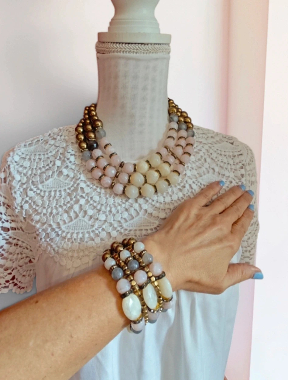 🌺Conjunto de gargantilla y pulsera con tres vueltas