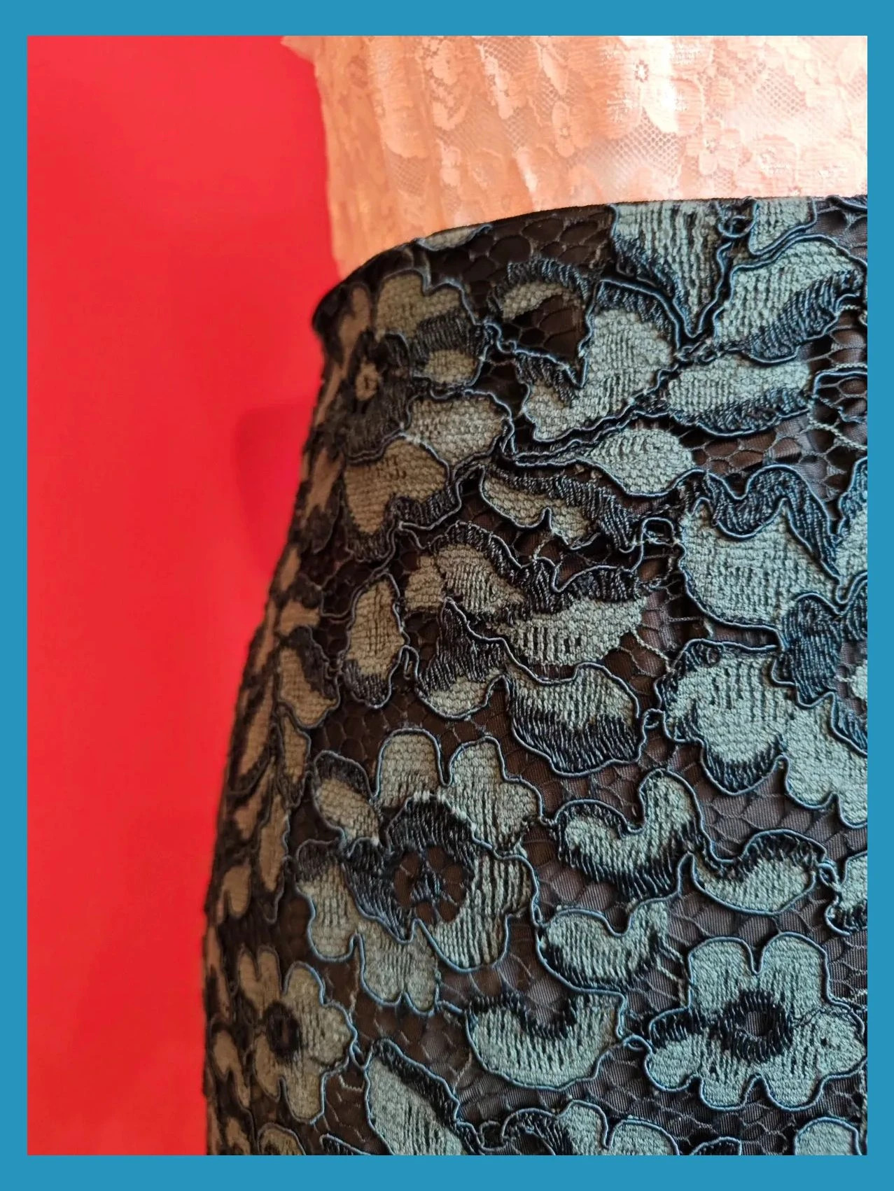 🌺Falda de blonda azul marino, de Zara, talla S – Zara – taille S / 36 / 8 5
