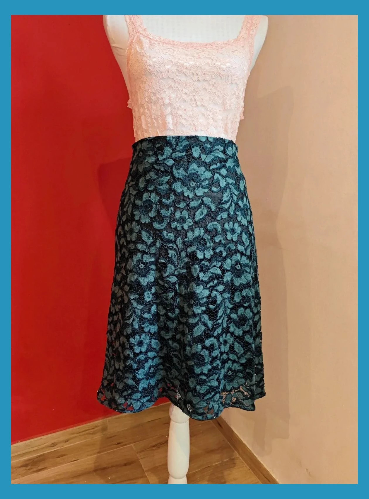 🌺Falda de blonda azul marino, de Zara, talla S – Zara – taille S / 36 / 8 2