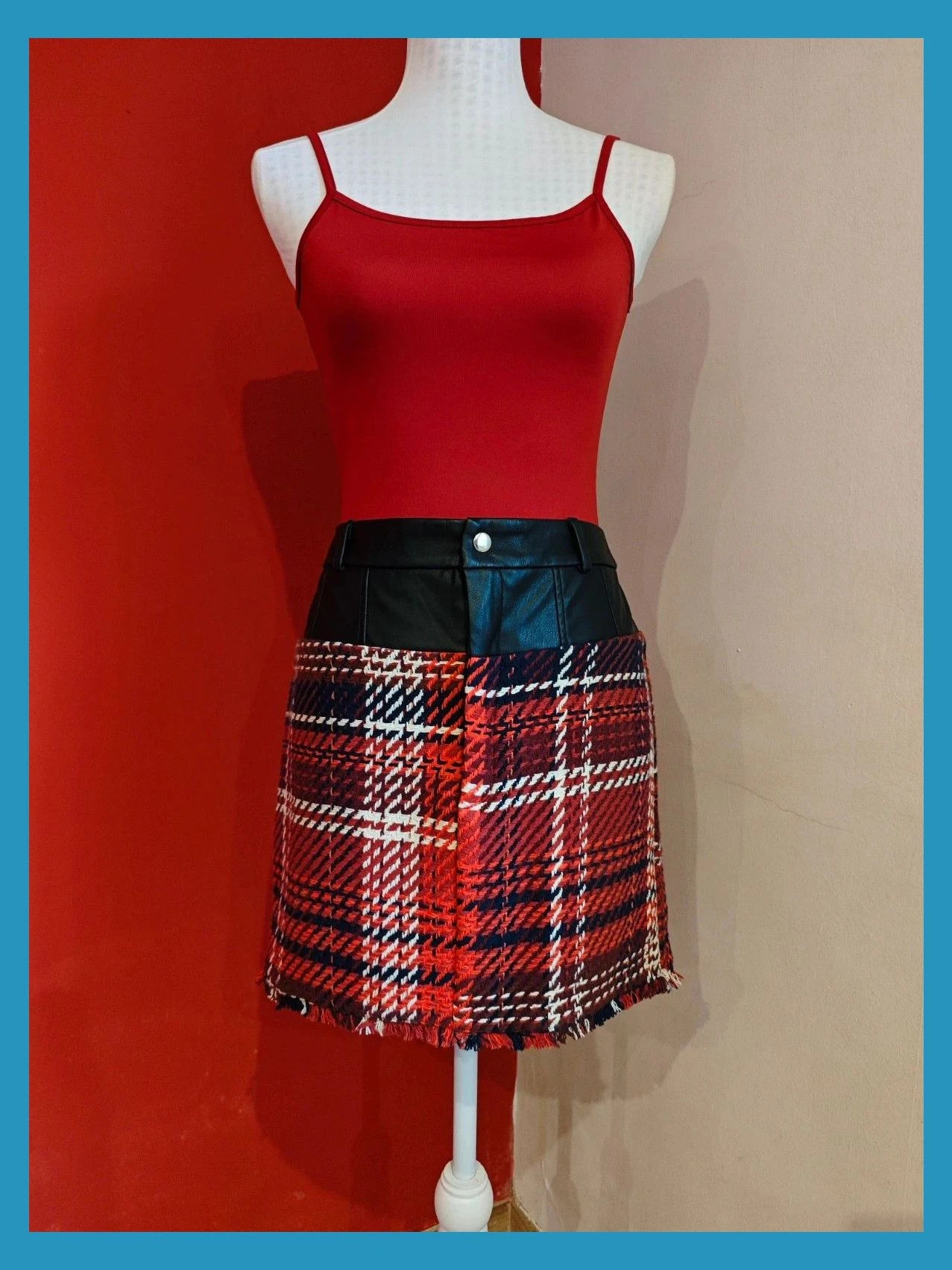 🌺Minifalda que combina dos texturas, polipiel y estampado de cuadros escoceses – Bershka – taille L / 40 / 12 2