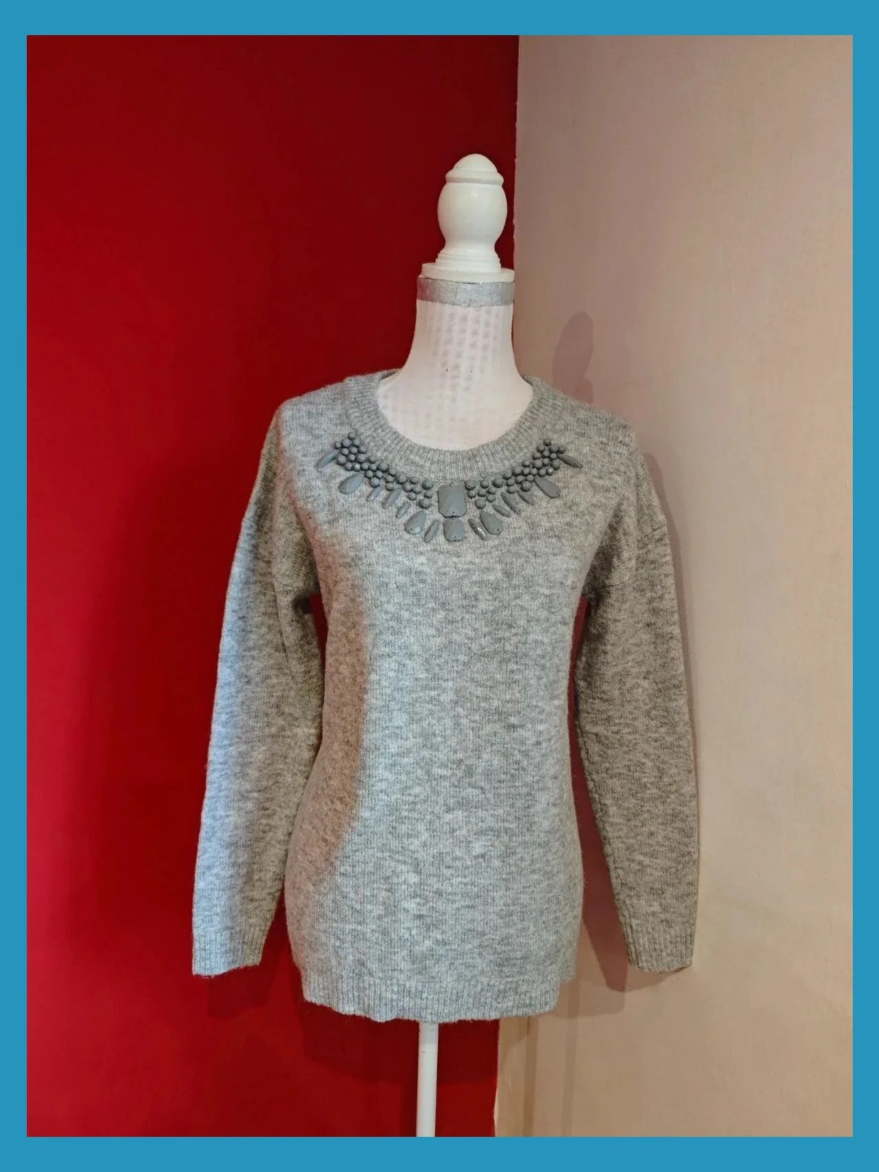 🌺 Jersey gris con abalorios en el escote – Yessica – taille L / 40 / 12 2