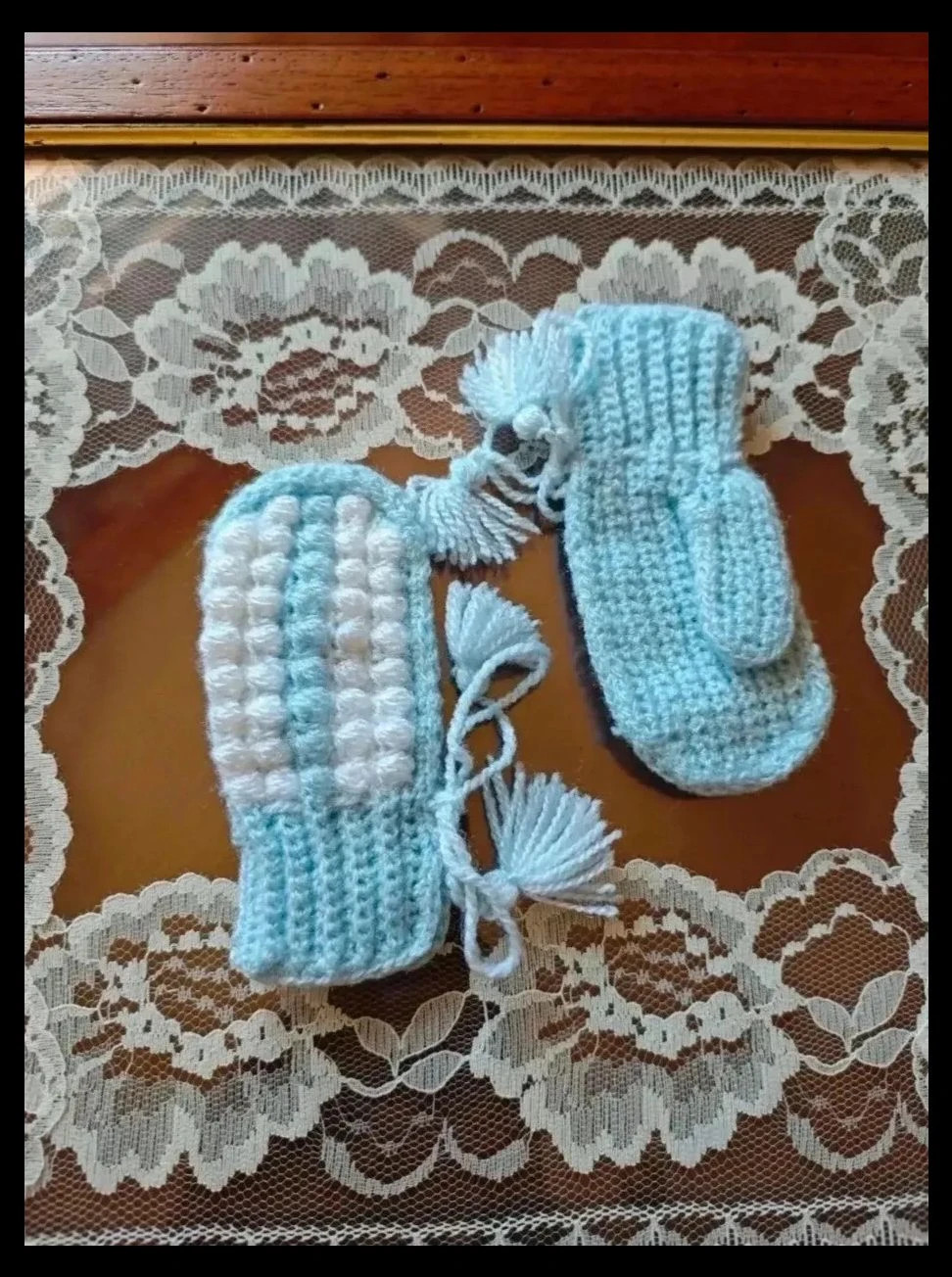 🌺Bonitas manoplas de lana para bebé