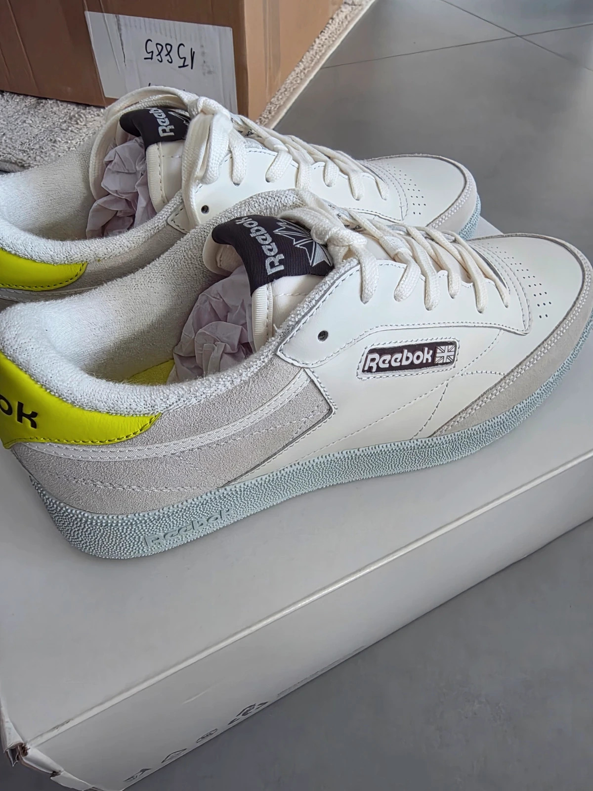 Baskets Reebok x Off-White Club C Blanches et Vert Fluorescent Pointure 43 Neuves – Reebok – taille 43 3