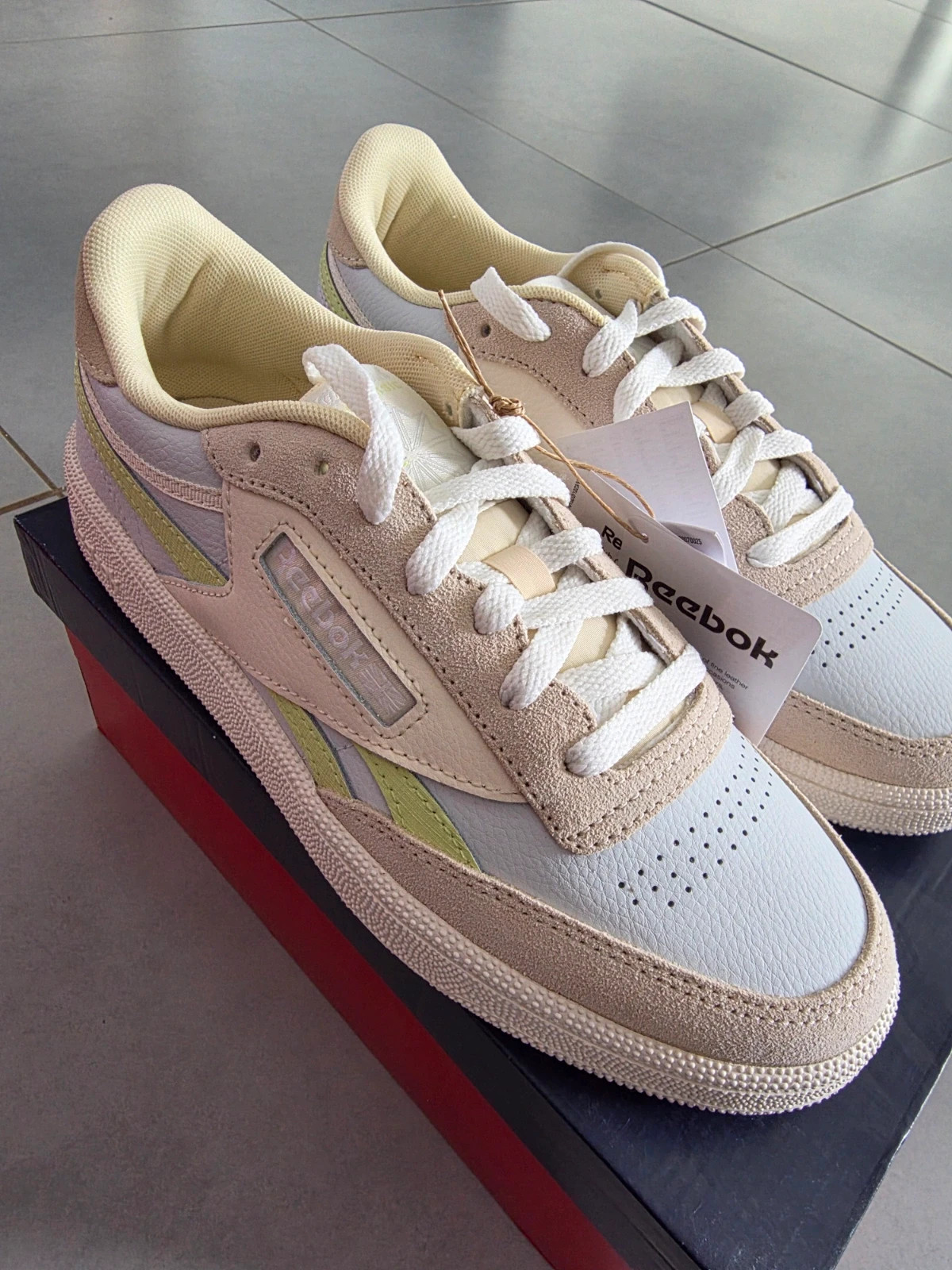 Baskets Reebok Club C Revenge Femmes Beige et Vert Lime Pointure 39 Neuves