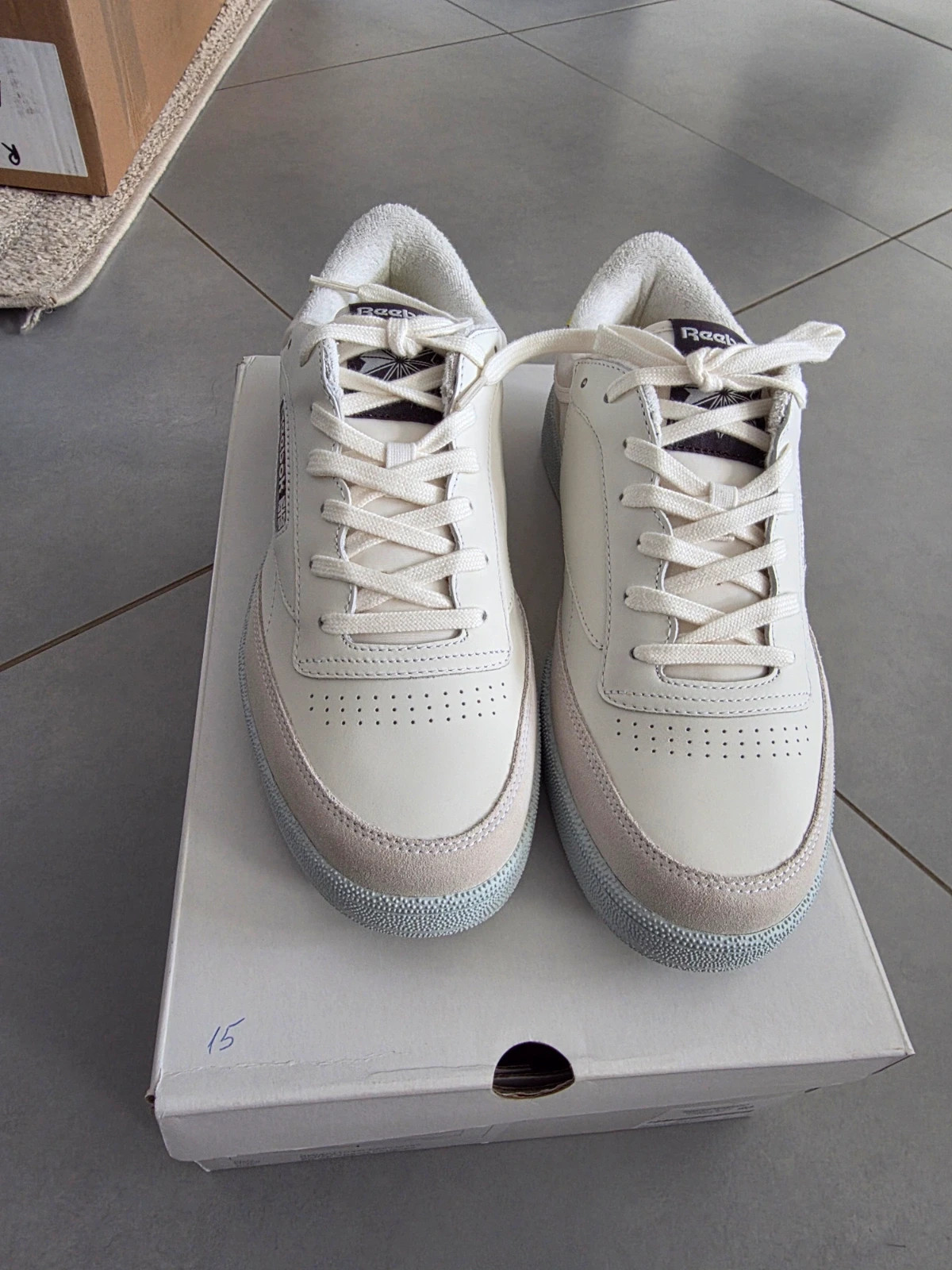 Baskets Reebok x Off-White Club C Blanches et Vert Fluorescent Pointure 43 Neuves – Reebok – taille 43 2