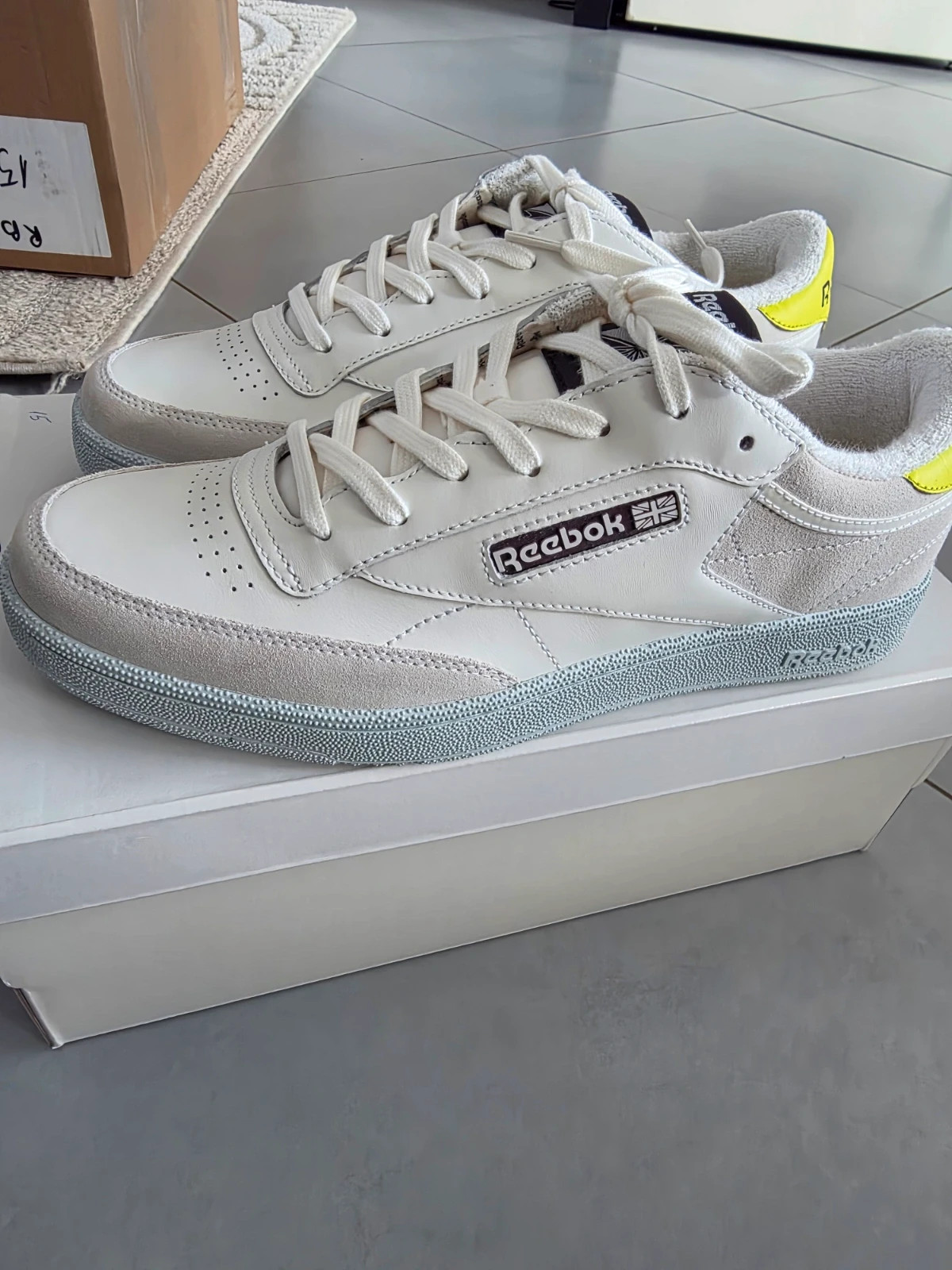 Baskets Reebok x Off-White Club C Blanches et Vert Fluorescent Pointure 43 Neuves