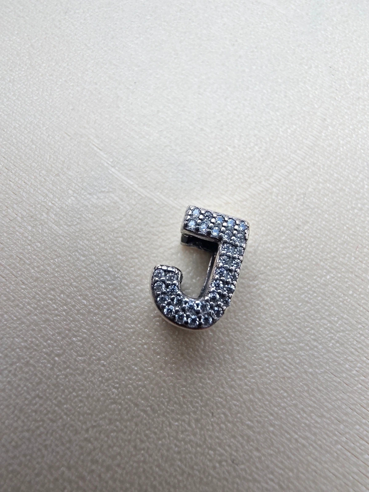 Charm lettre J argent – Charm