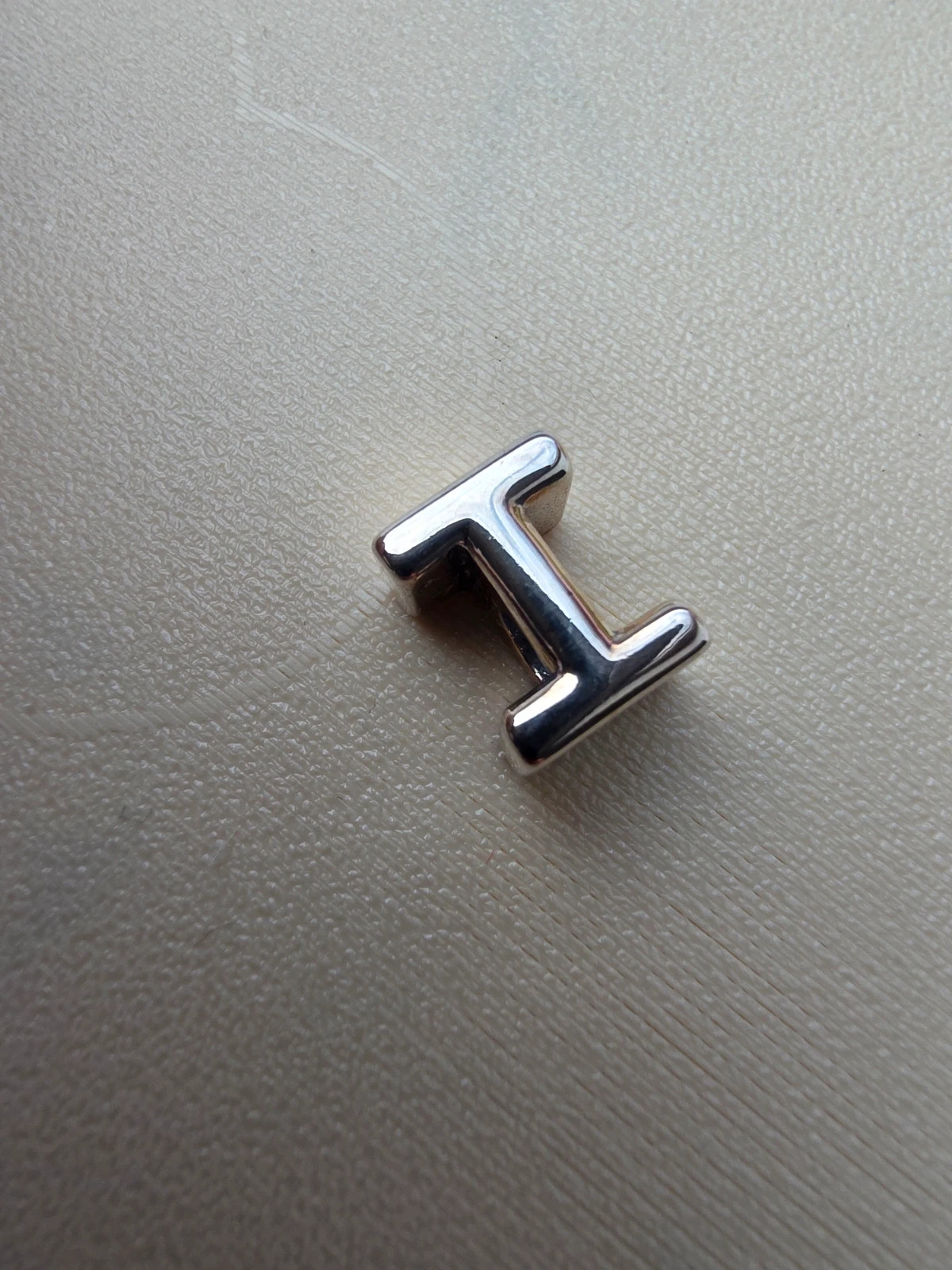 Charm lettre I – Charm 2