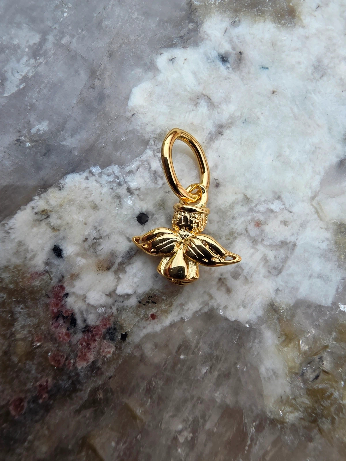 Charm petit ange dore – Charm 3