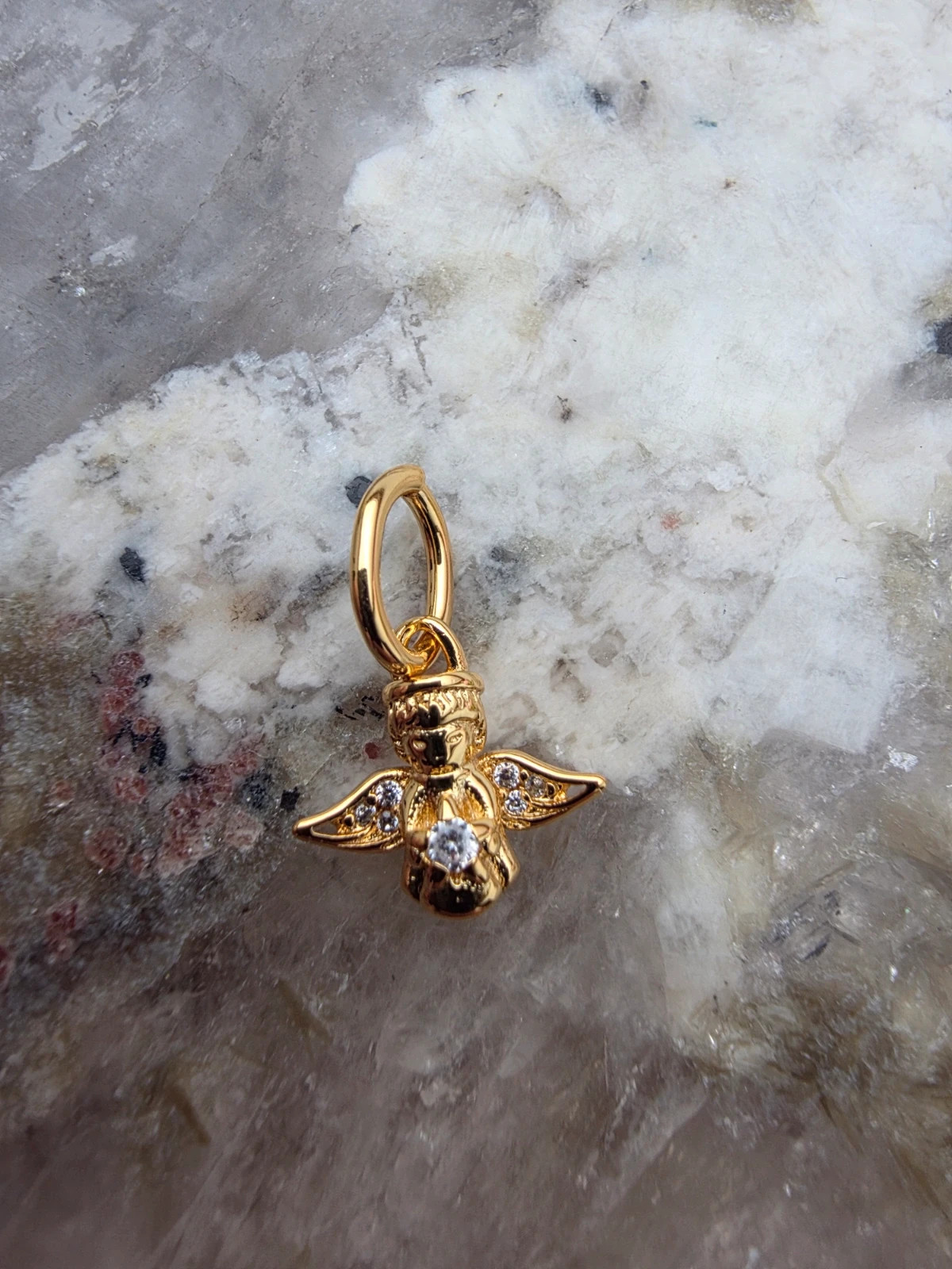 Charm petit ange dore – Charm
