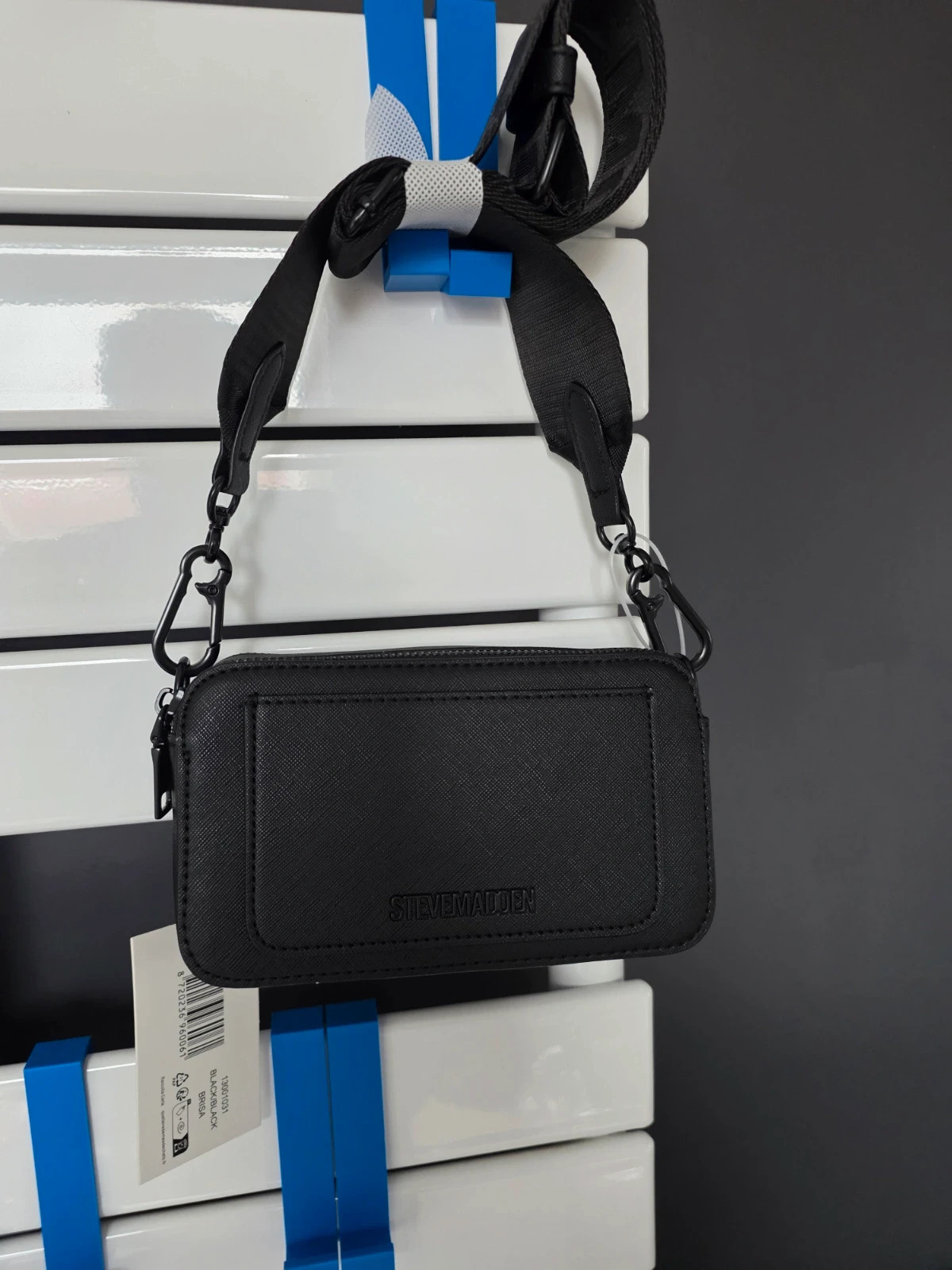 Sac pochette bandoulière Steve Madden noir Modèle Brisa Neuf avec étiquette – Steve Madden 4