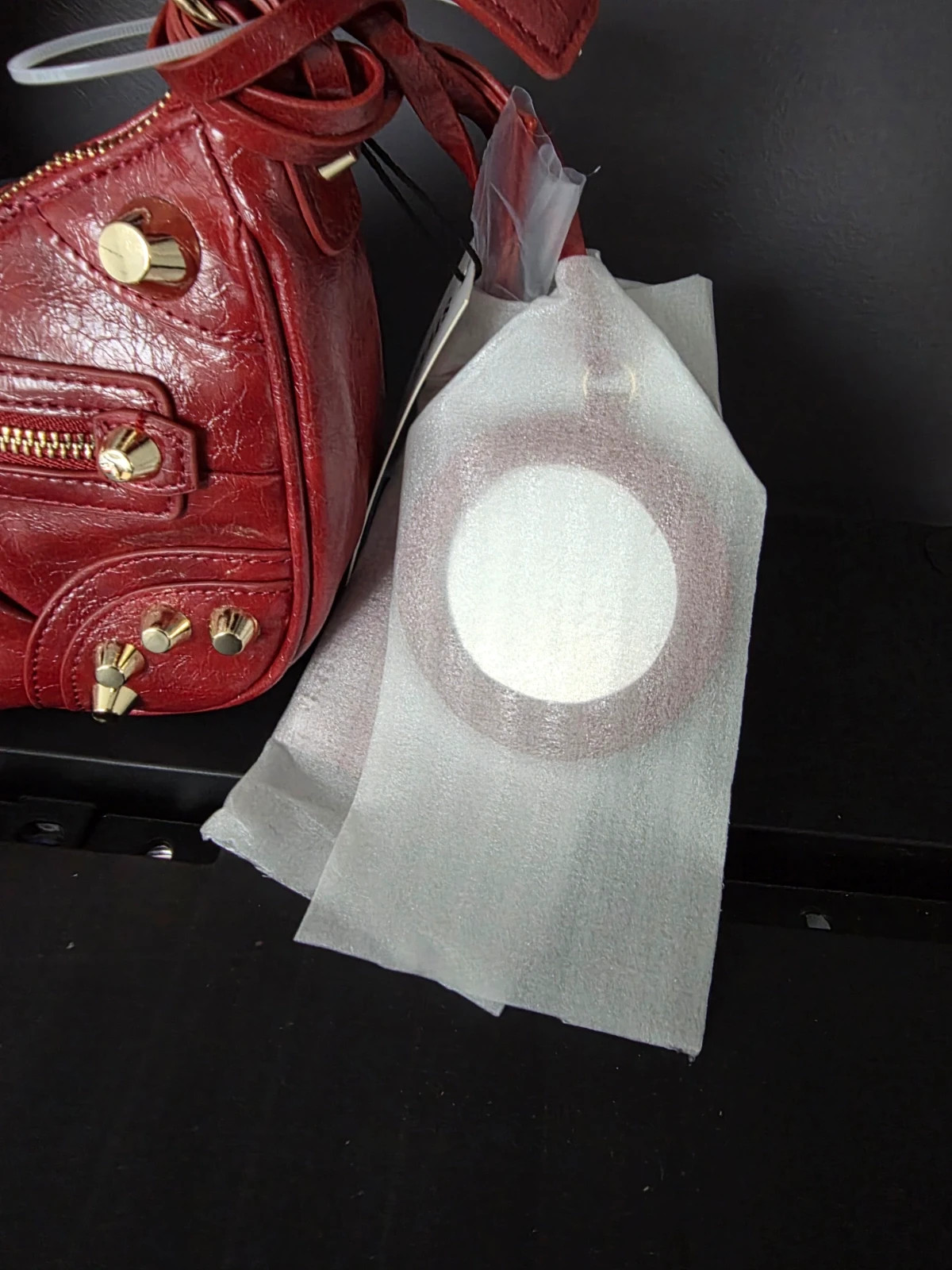 Sac à main bandoulière Steve Madden rouge bordeaux effet vieilli Neuf avec protections – Steve Madden 3