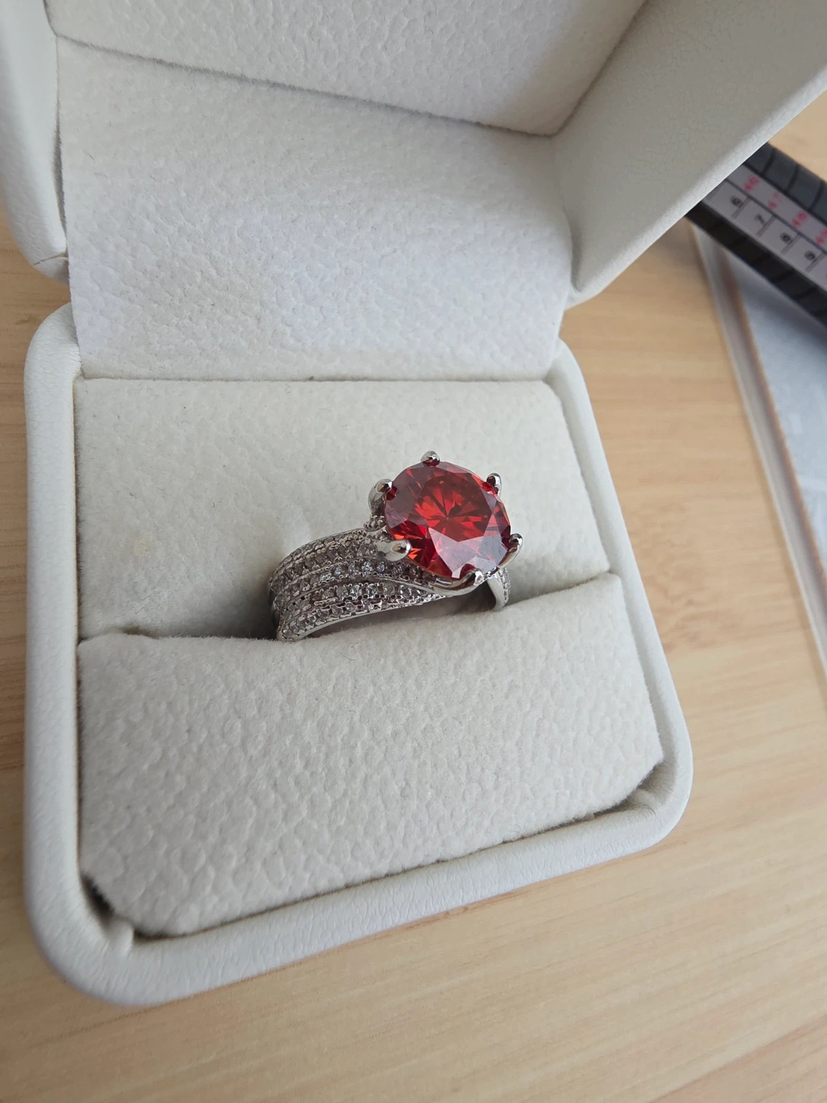Bague de Vos Rêves : Moissanite Rouge Passion 3 Carats - T53 – taille 16,9 mm 2
