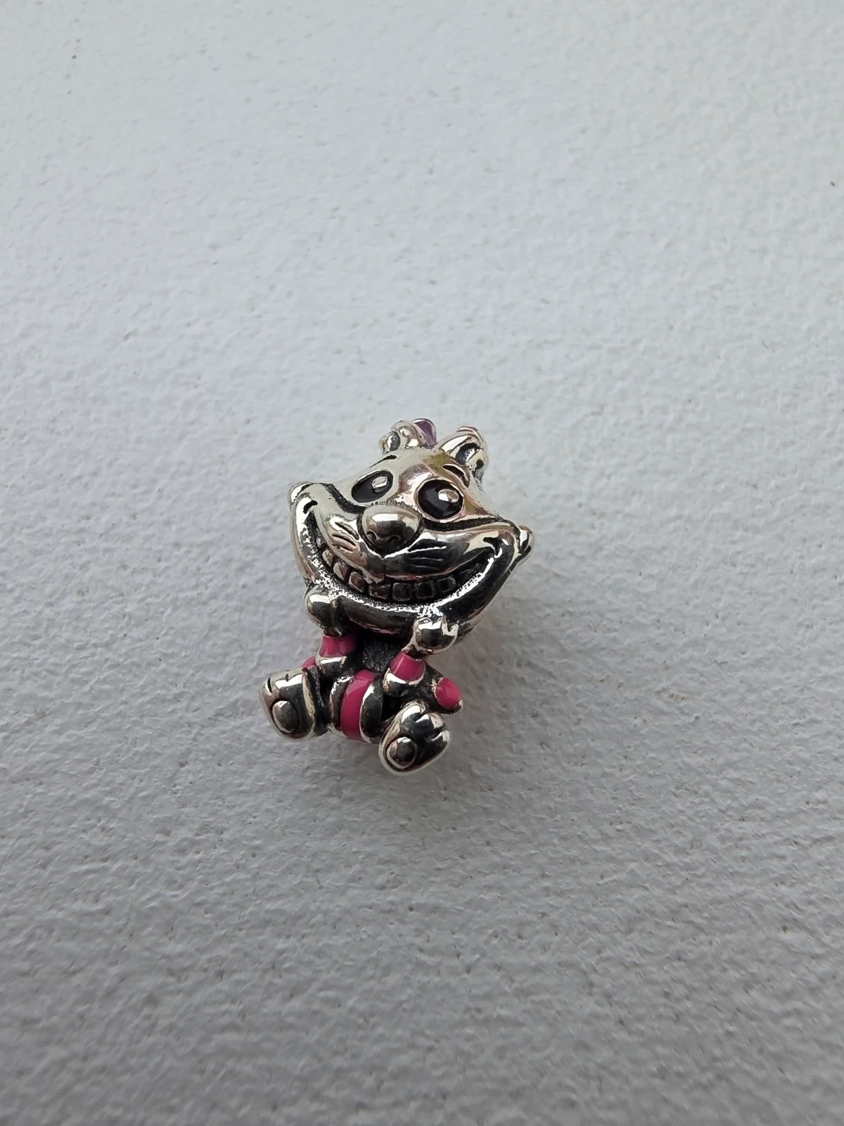 Charm cheshire Alice Aux pays des merveilles – Charm