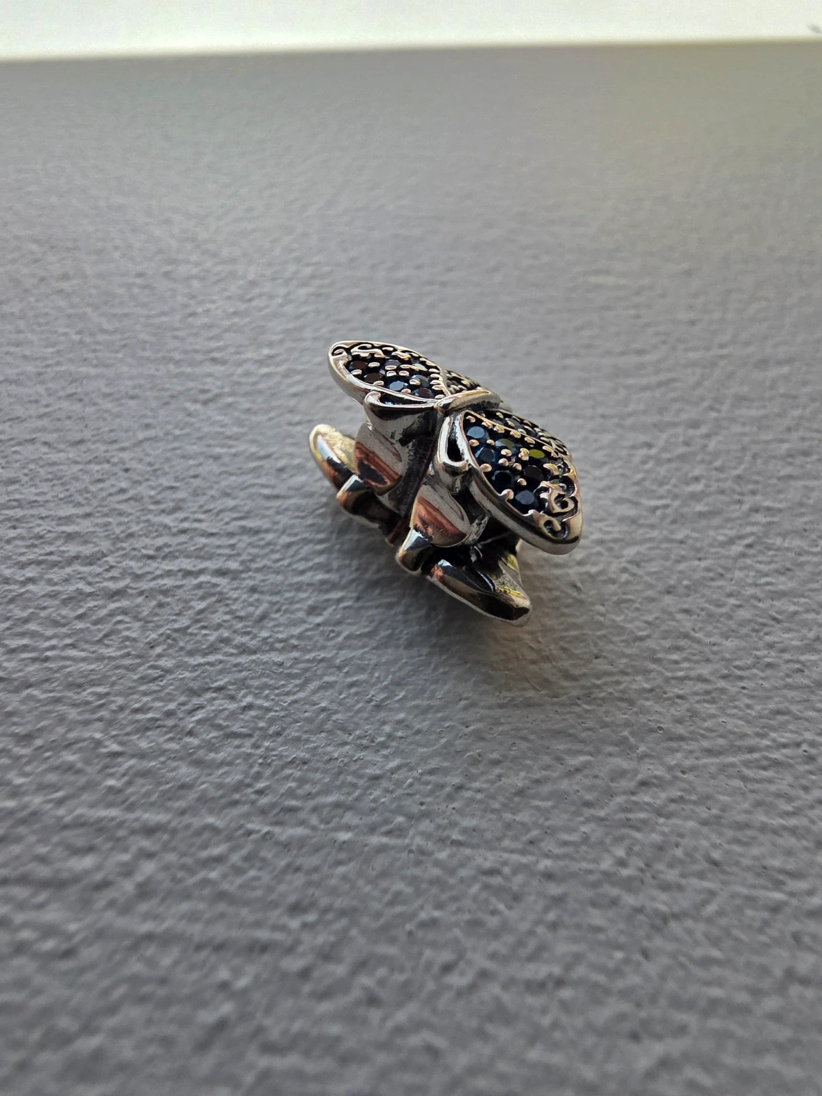 Charm papillon bleu – Charm 2