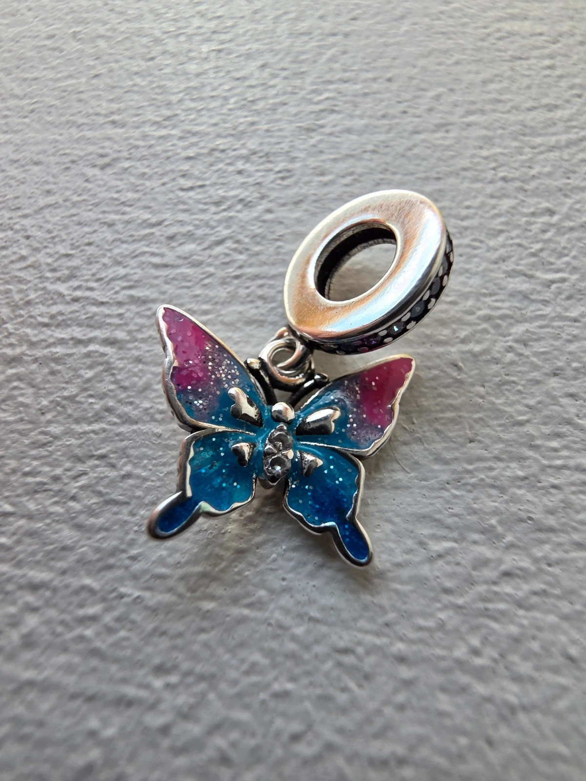 Charm papillon bleu rose – Charm