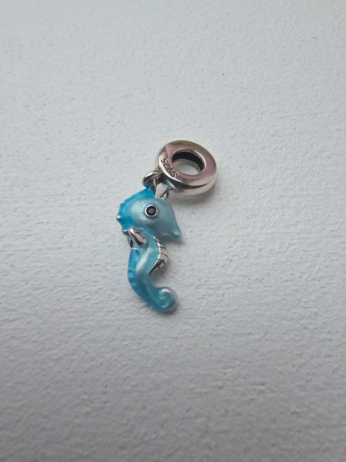 Charm hippocampe phosphorescente – Charm 2