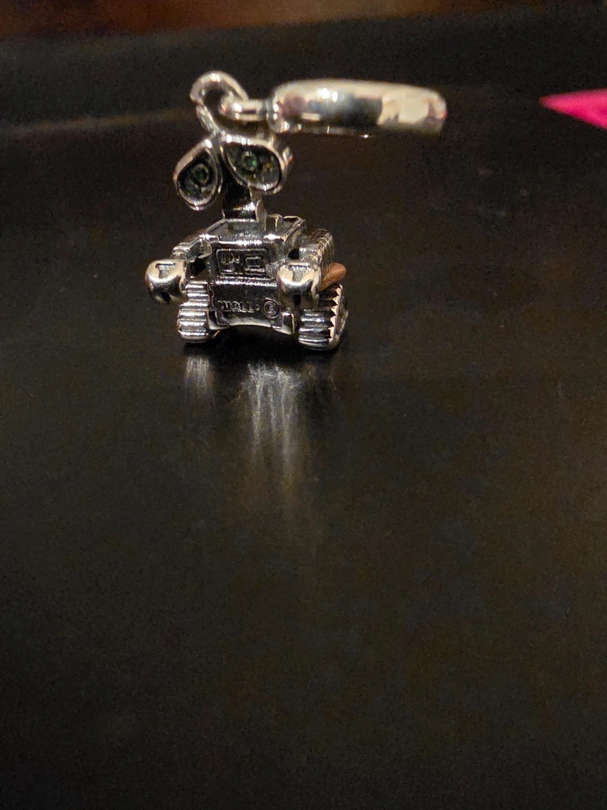 Charm wall E – Charm 3