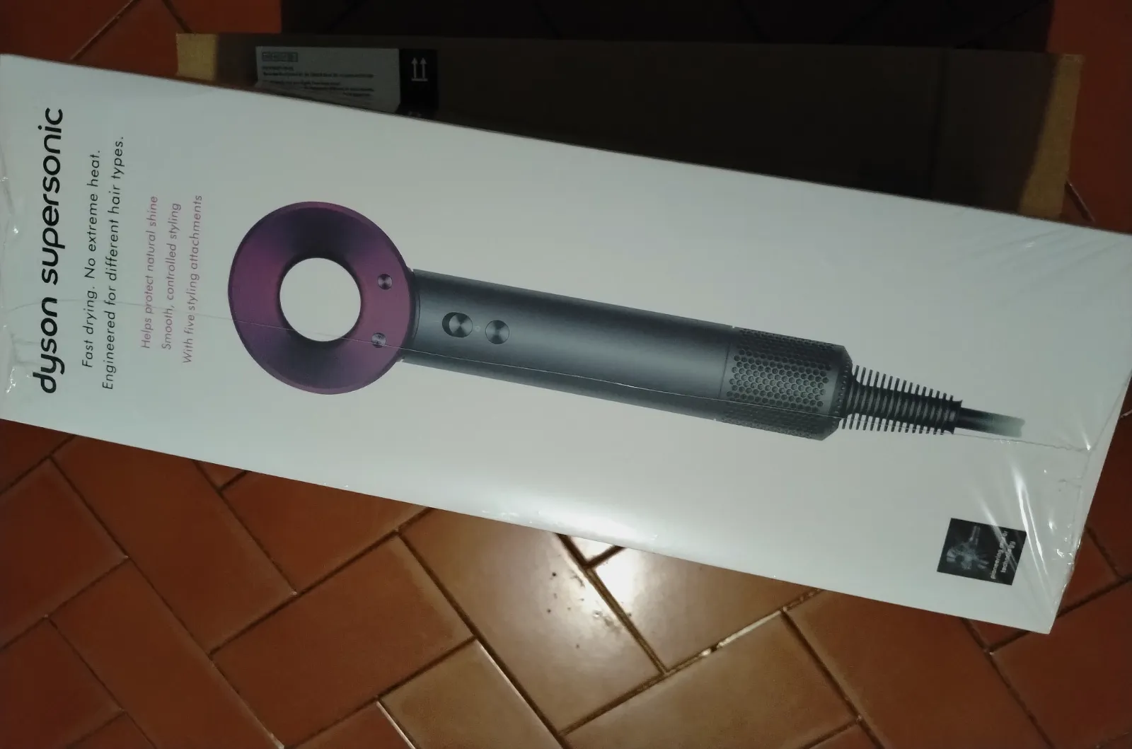 Sèche cheveux dyson hd08 fushia neuf sous blister  – Dyson 9