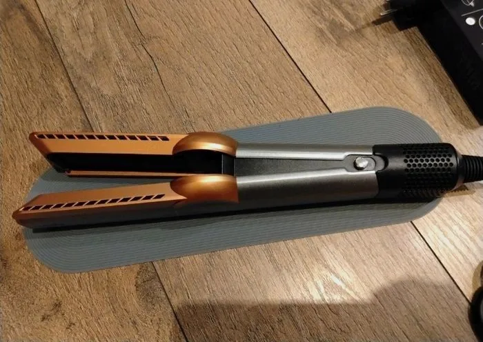 Dyson Airstrait cuivre — boîte complète avec accessoires – Dyson 3
