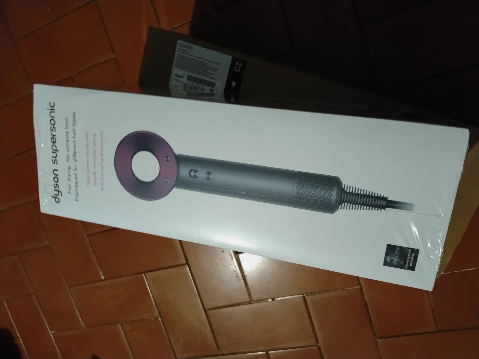 Sèche cheveux dyson hd08 fushia neuf sous blister  – Dyson 4