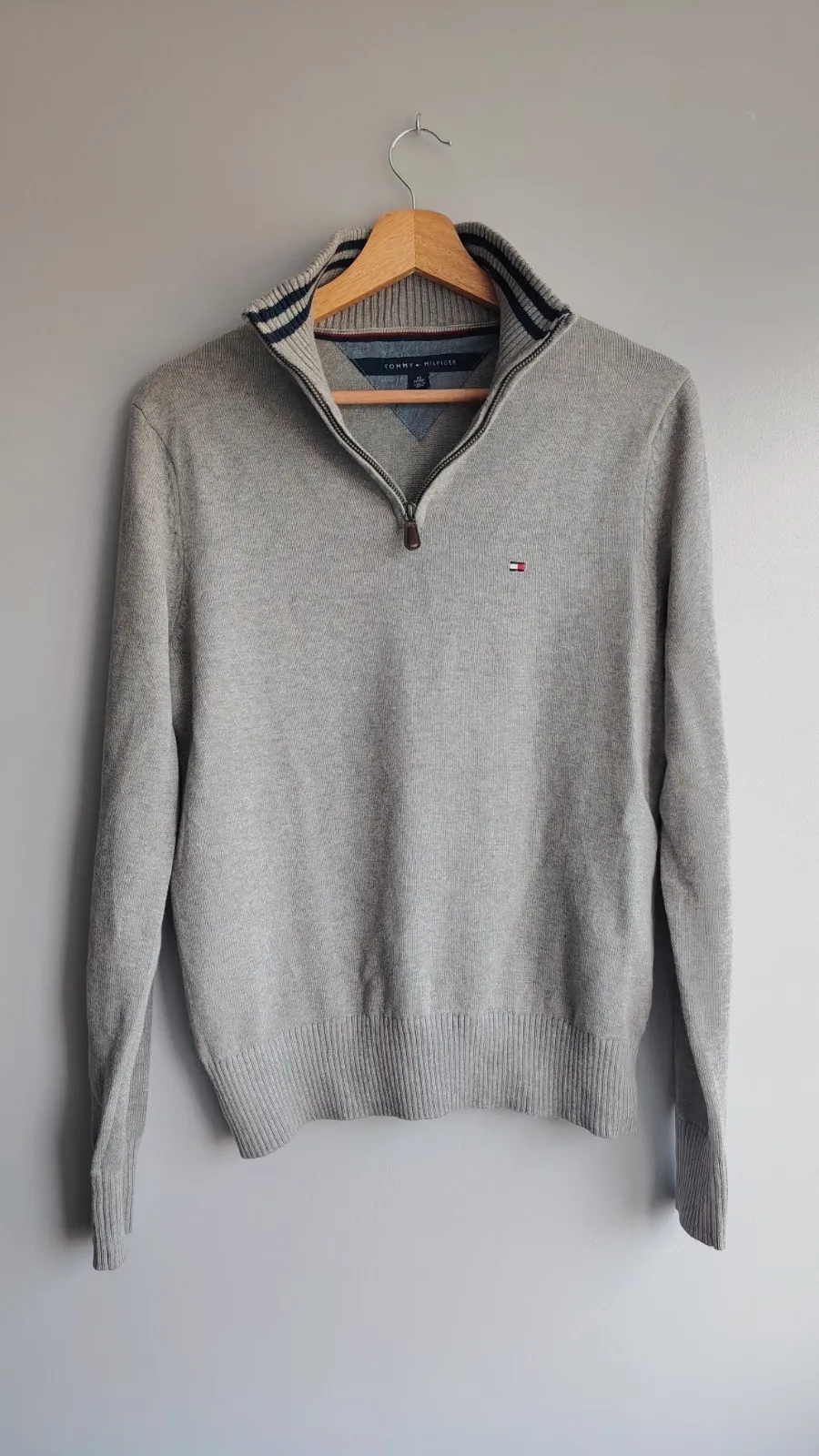 Pull col montant zippé Tommy Hilfiger gris – Tommy Hilfiger – taille XS 2