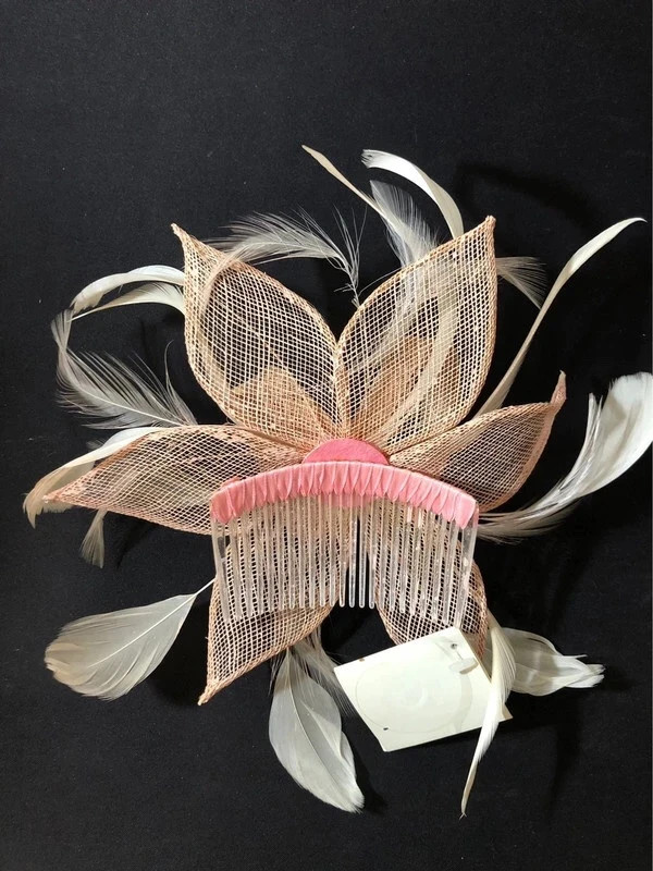 Nacar Flower Feather Hair Clip Comb Fascinator Wedding Guest – Tocados Nacar – taille Taille unique 2