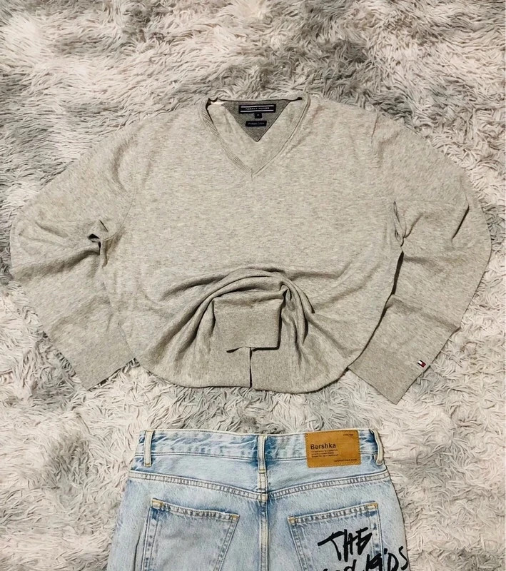 Tommy Hilfiger V-Neck Sweater Jersey Grey Y2K Oldmoney Classic Winter Small Logo Flag - Size M