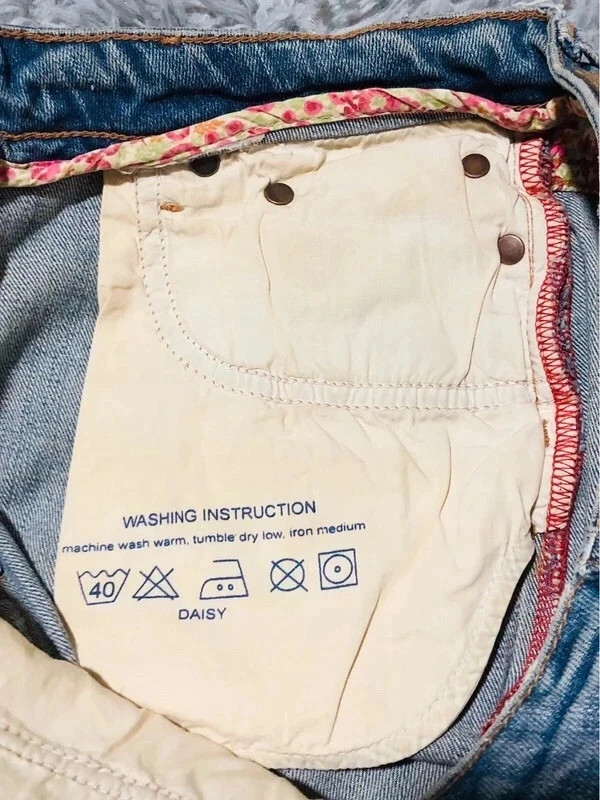 Tommy Hilfiger 2000s Denim Mini Skirt Blue Floral Y2K Retro Flag Logo Vintage 2000s- Size S – Tommy Hilfiger – taille S / 36 / 8 4