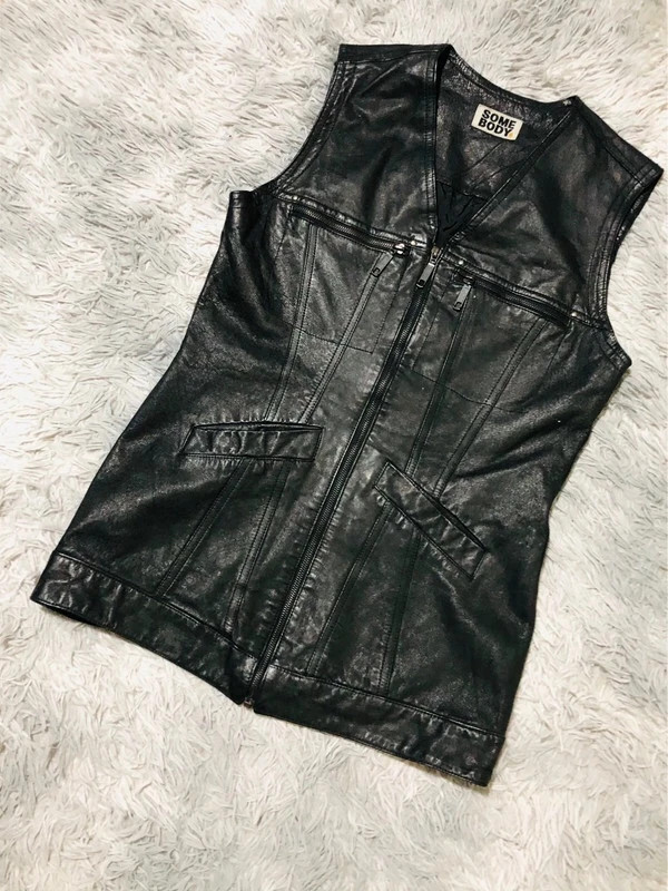 Somebody Genuine Pig Leather Vest Black Zip V Neck Zipped Chest Pockets Y2K Style Moto - Size S EU36 – Vintage Dressing – taille S / 36 / 8 3