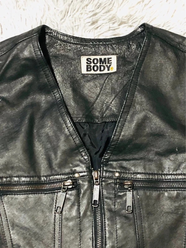 Somebody Genuine Pig Leather Vest Black Zip V Neck Zipped Chest Pockets Y2K Style Moto - Size S EU36 – Vintage Dressing – taille S / 36 / 8 4