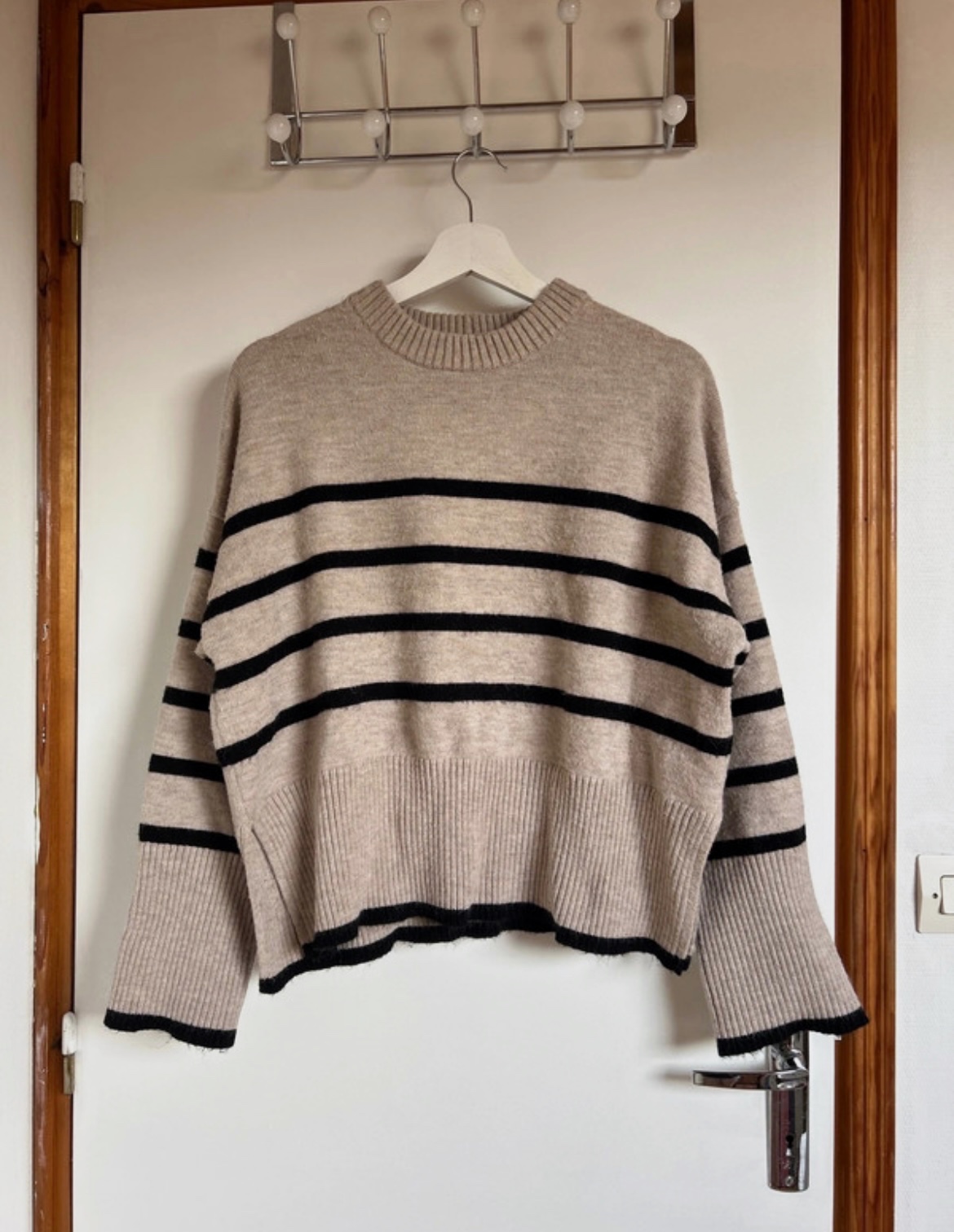 pull marinière noir et beige taille S