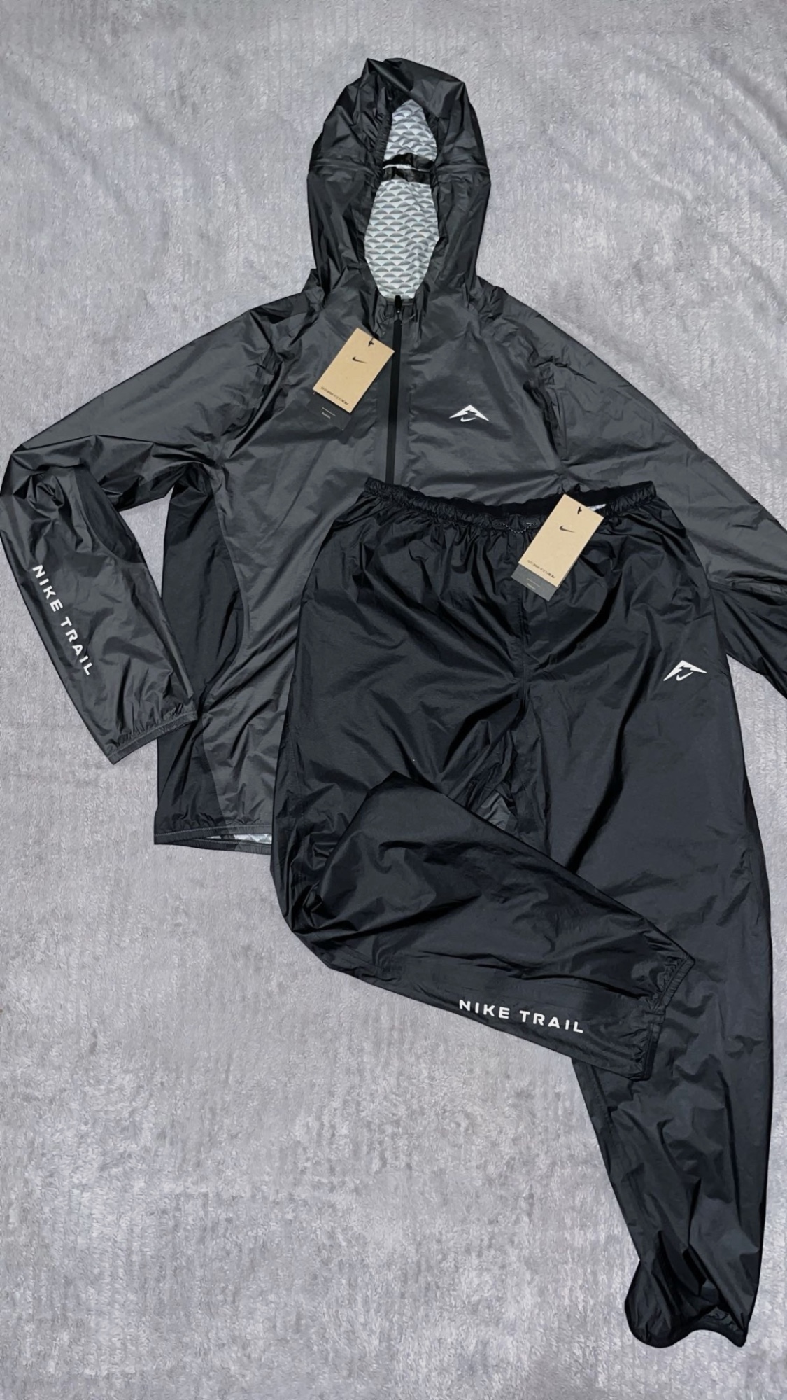 Ensemble Nike Trail Storm-FIT – Veste + Pantalon – Noir – Neuf avec étiquettes