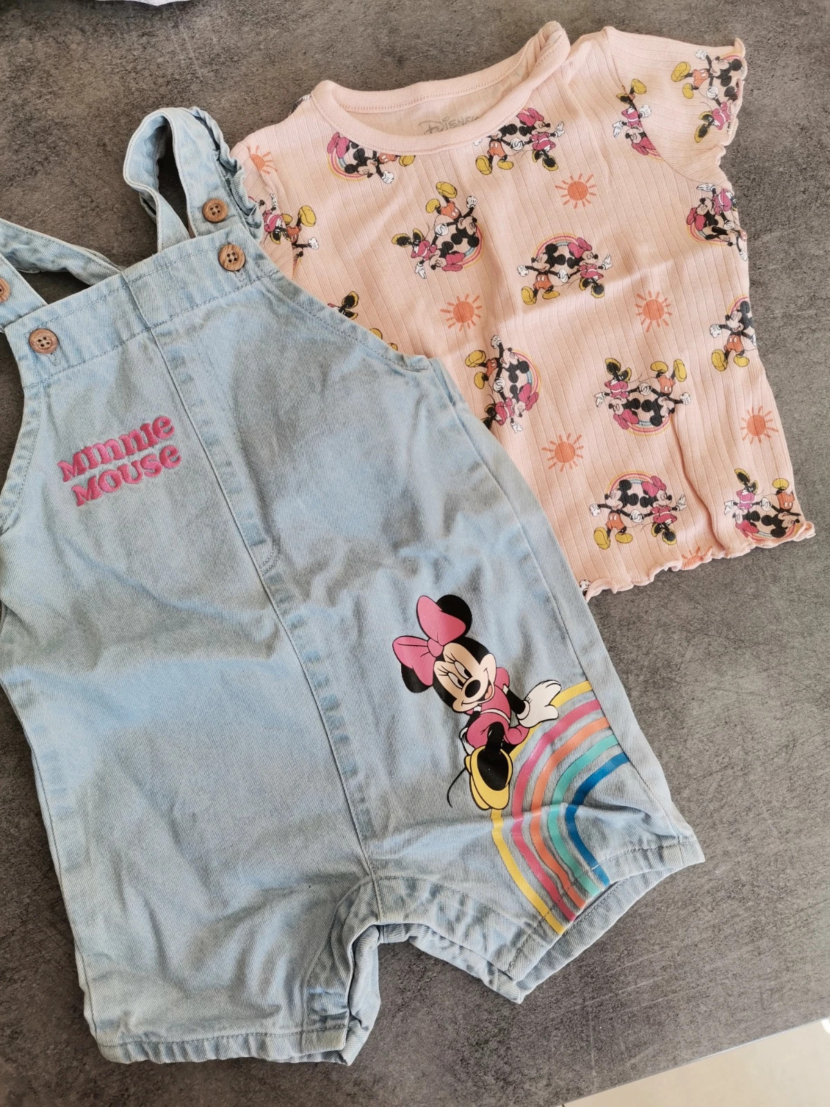 Ensemble Disney – Disney – taille 6-9 mois / 68 cm