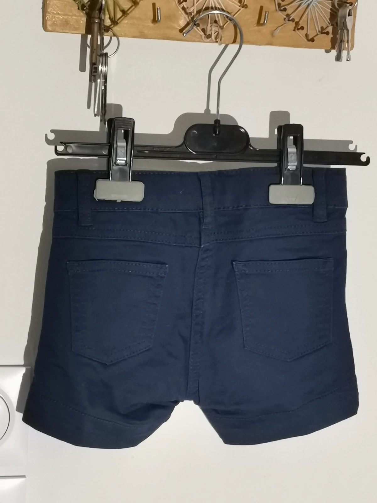 Short. – Fashion Private Company – taille 4 ans / 104 cm 2