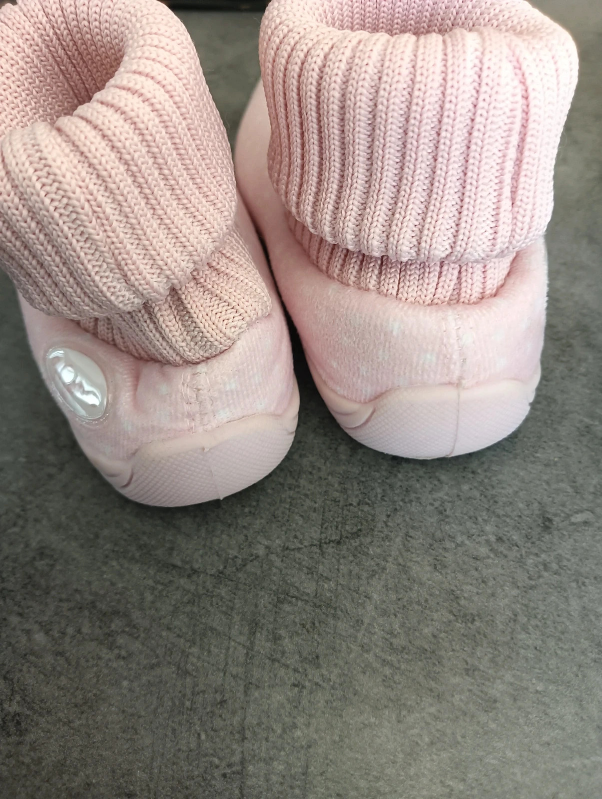Pantoufles chaussons – Disney – taille 24 3