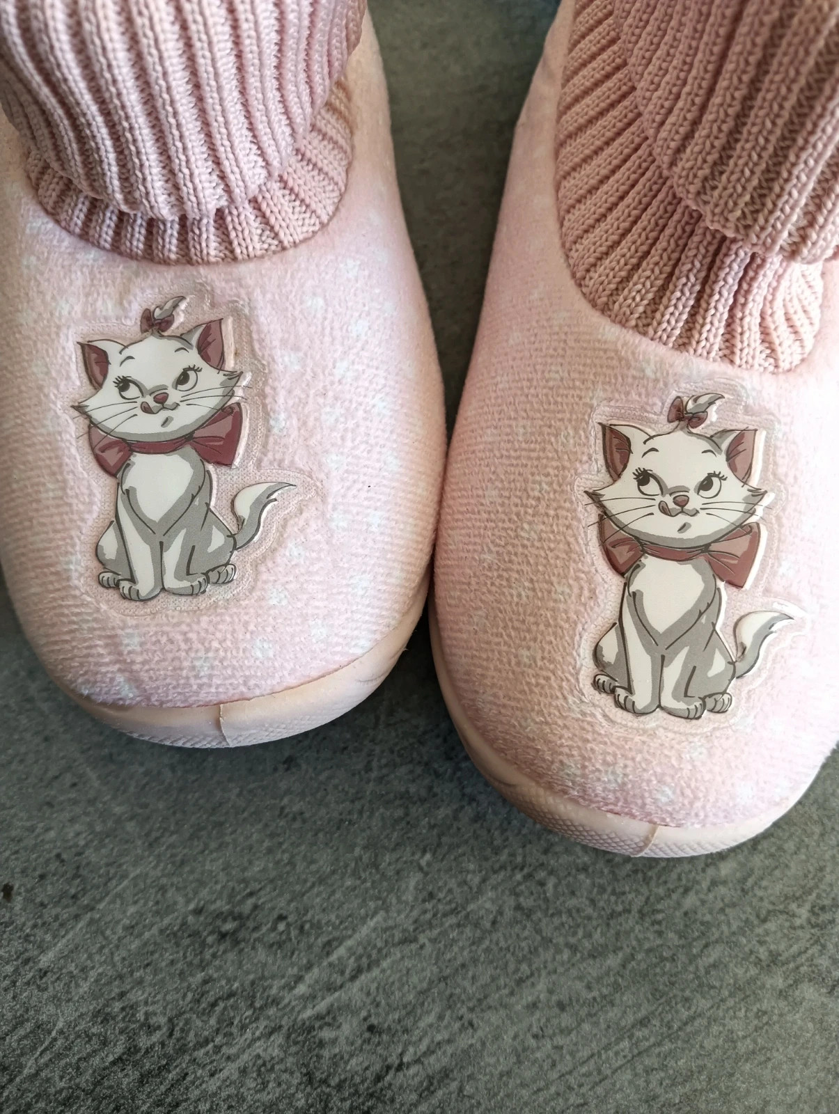 Pantoufles chaussons – Disney – taille 24 2