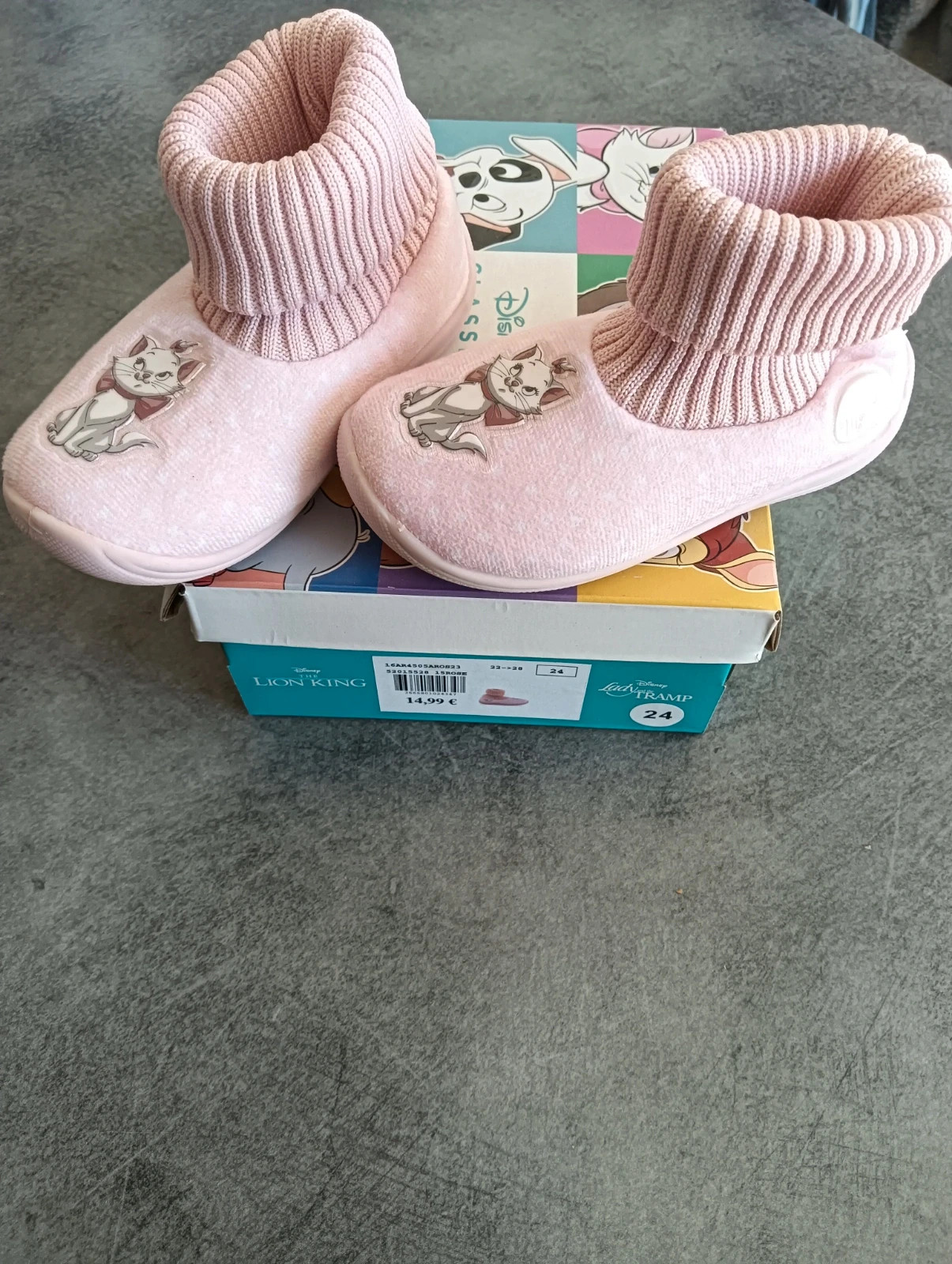 Pantoufles chaussons – Disney – taille 24