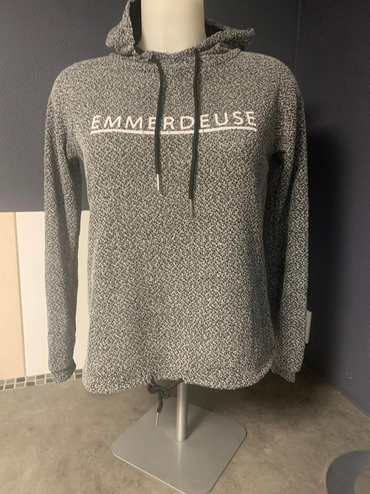 Sweat mim emmerdeuse