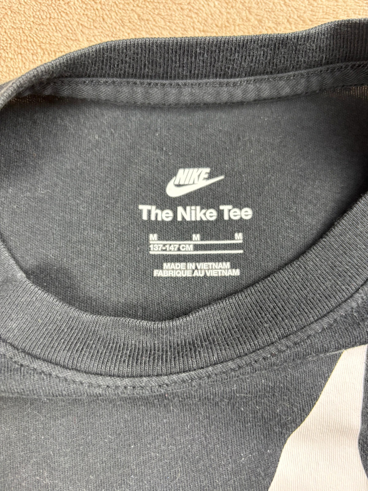 T-shirt Nike noir grand Swoosh blanc taille M 137-147 cm – Nike – taille 10 ans / 140 cm 2